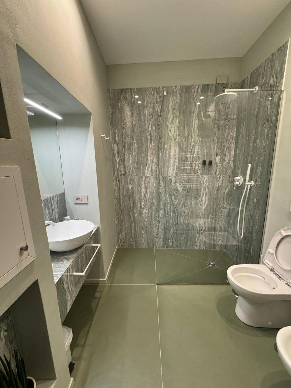 Standard Queen Room,1634125345:JPEG