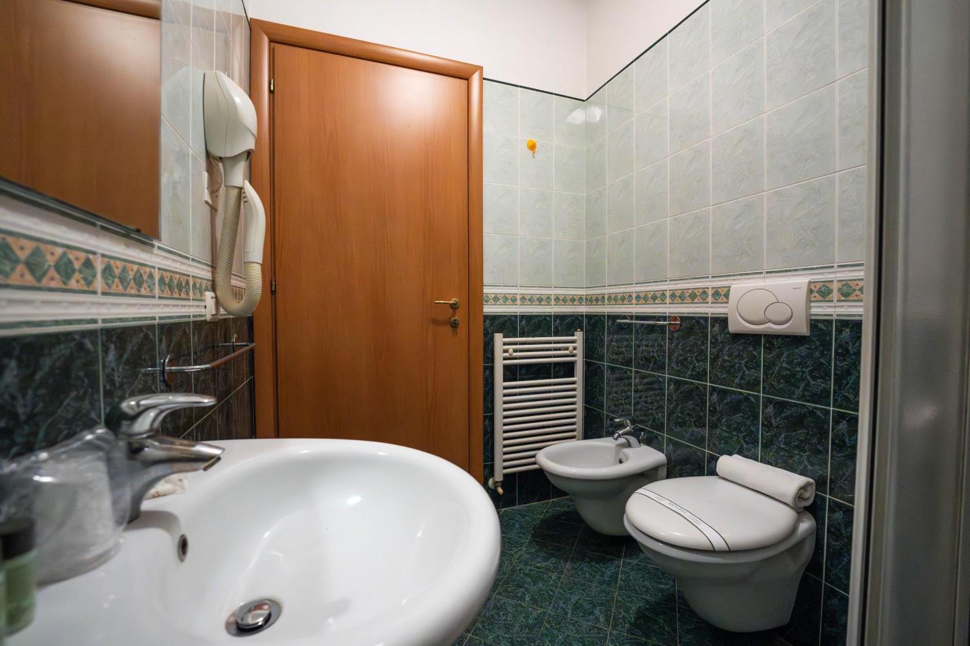 Studio (2 Adults),1598403413:JPEG