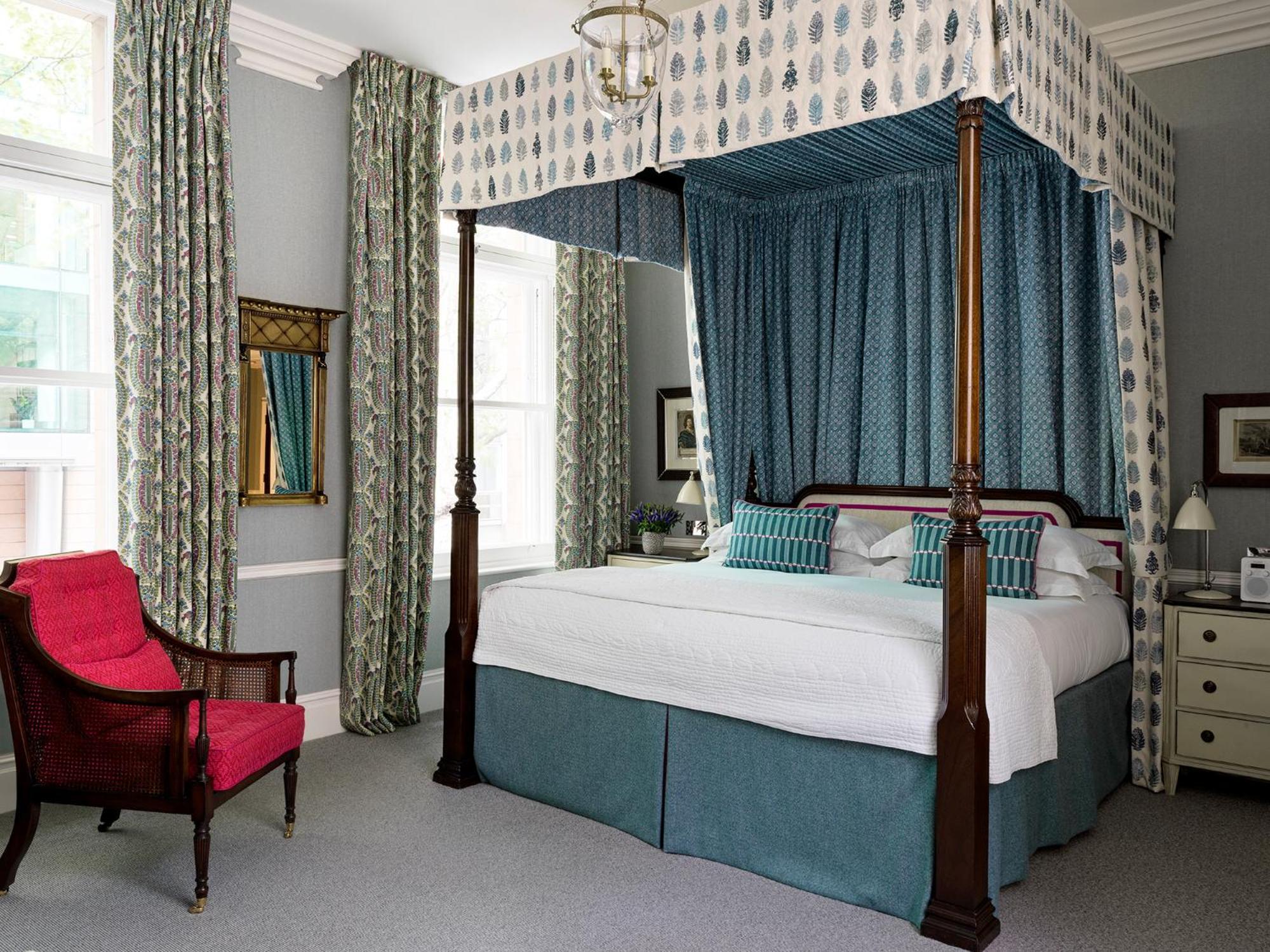 Double Room with Four Poster Bed,1602968689:JPEG