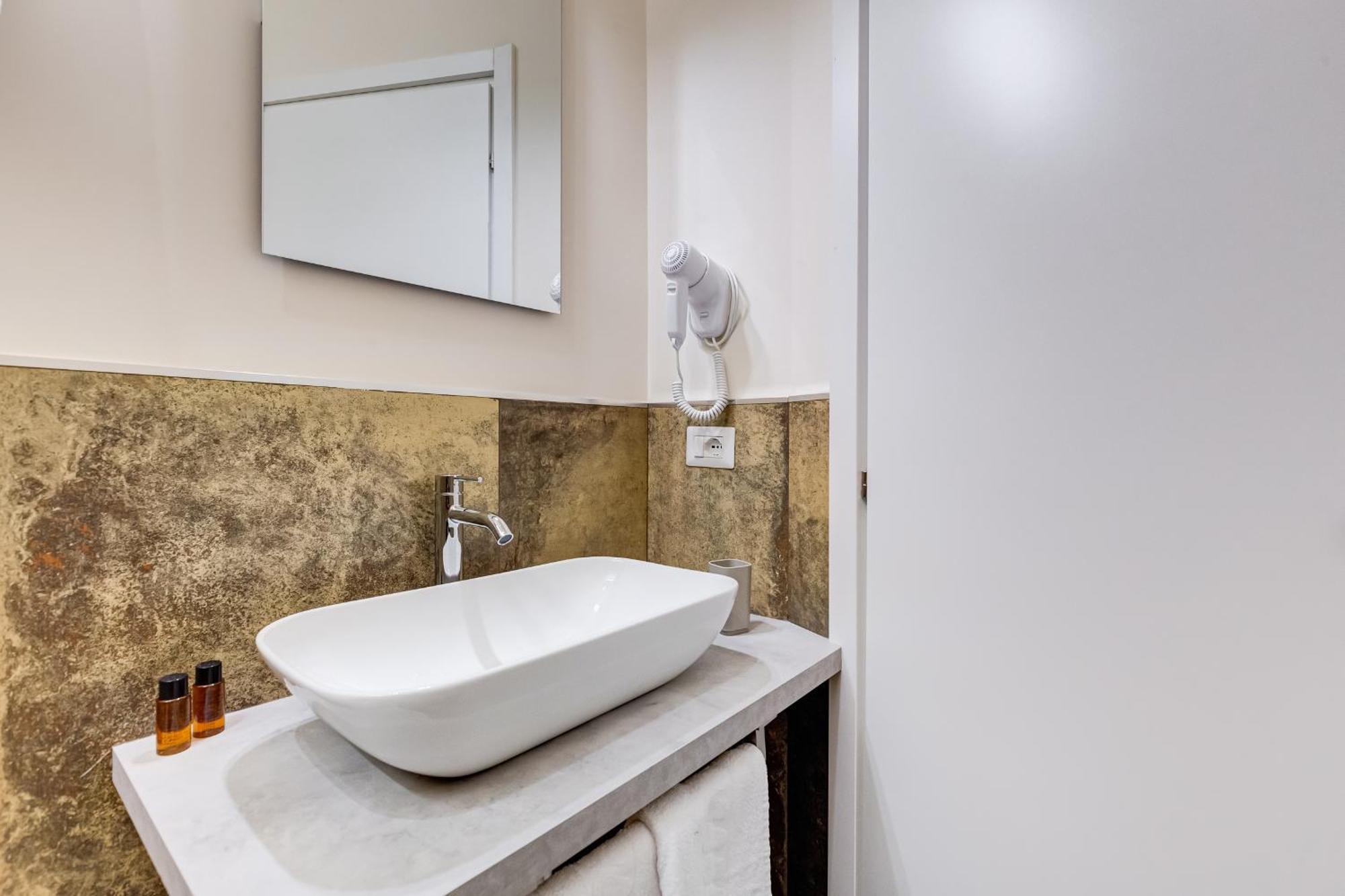 Superior Triple Room,1647869209:JPEG