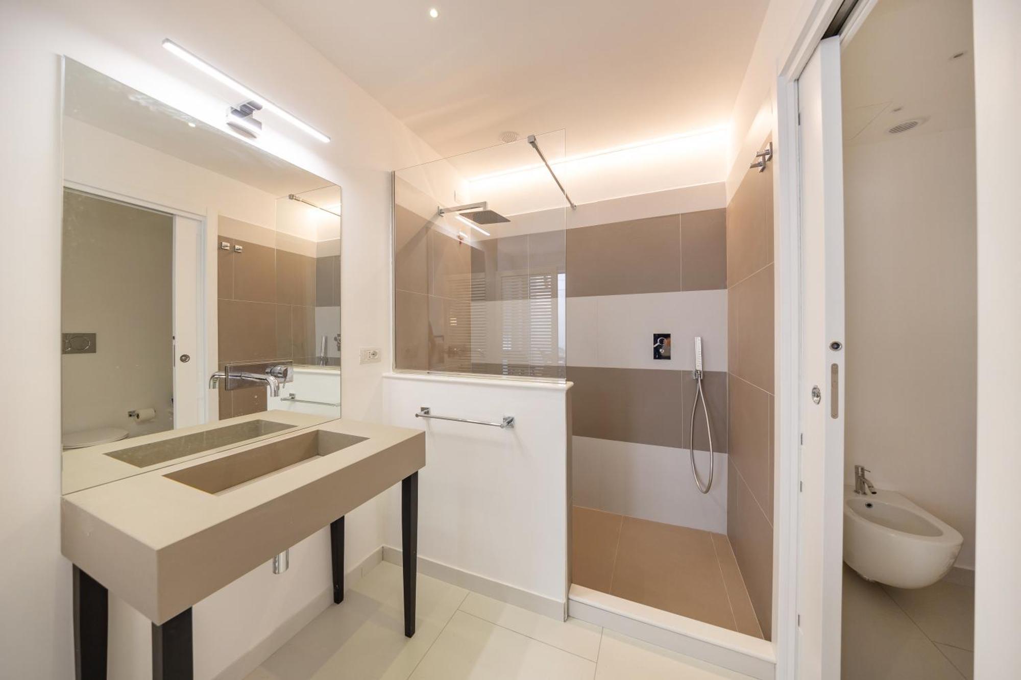 Double Room Private Bathroom