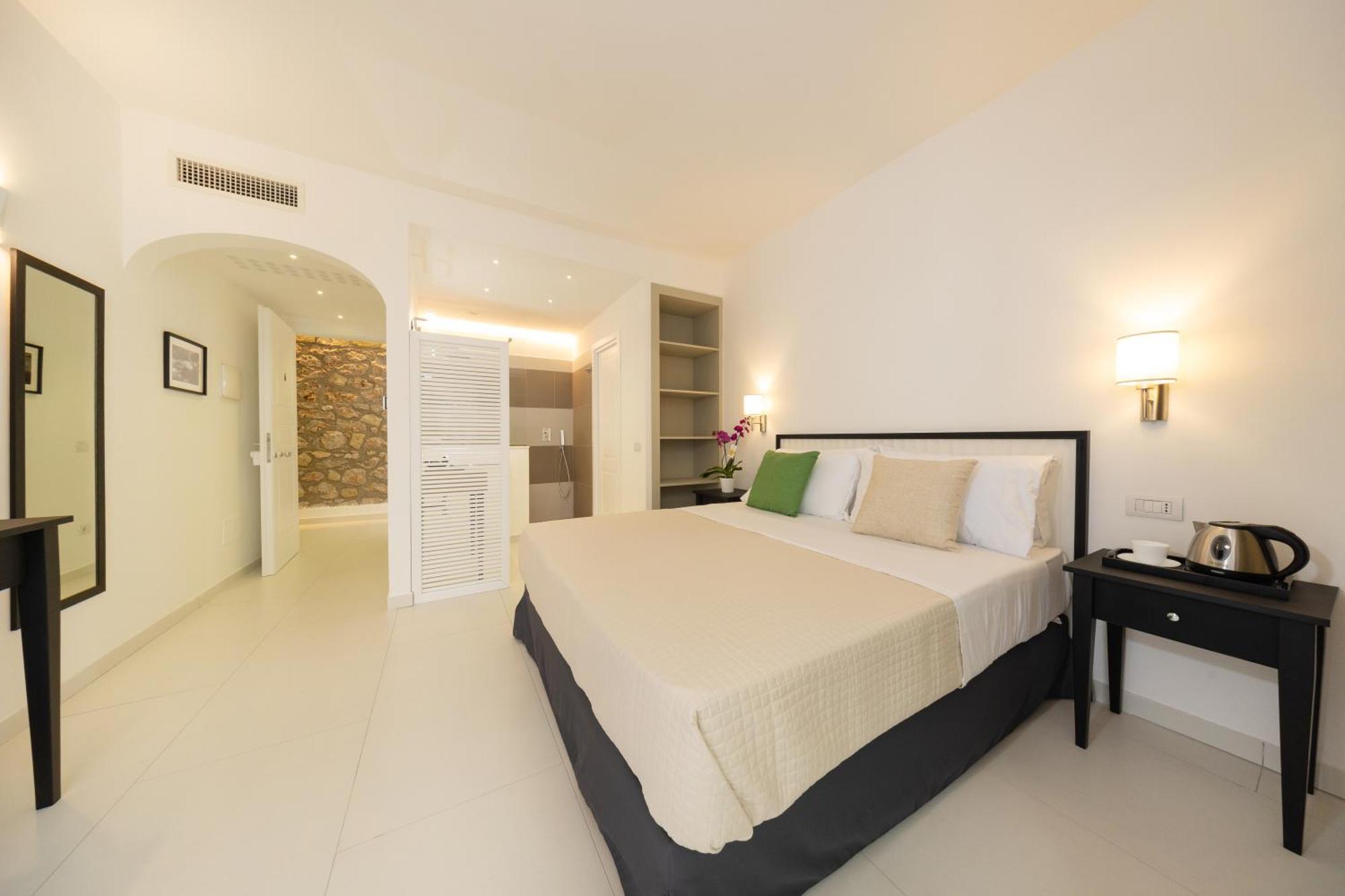 Double Room Private Bathroom