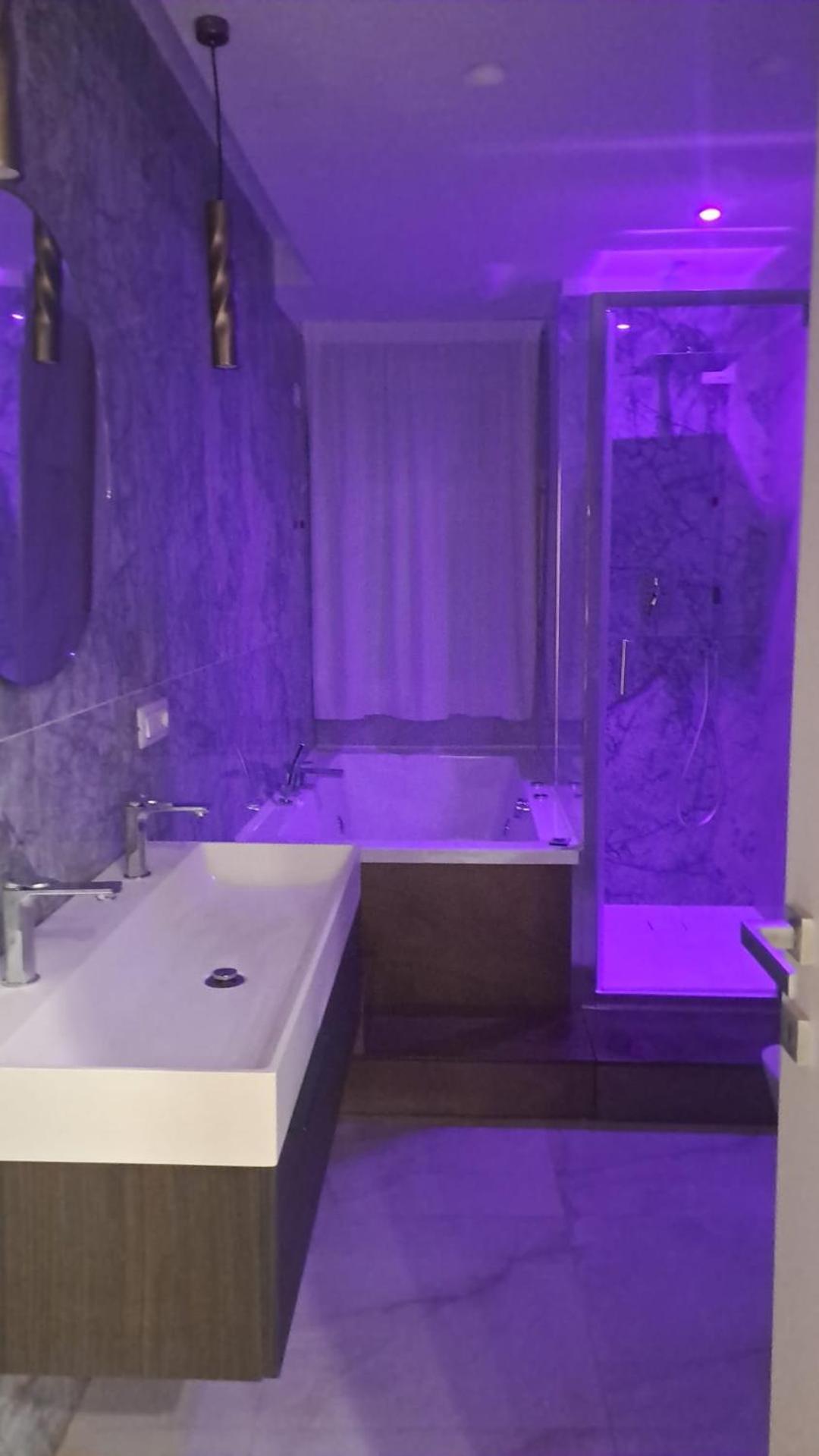 Deluxe Suite with Spa Bath,1604973185:JPEG