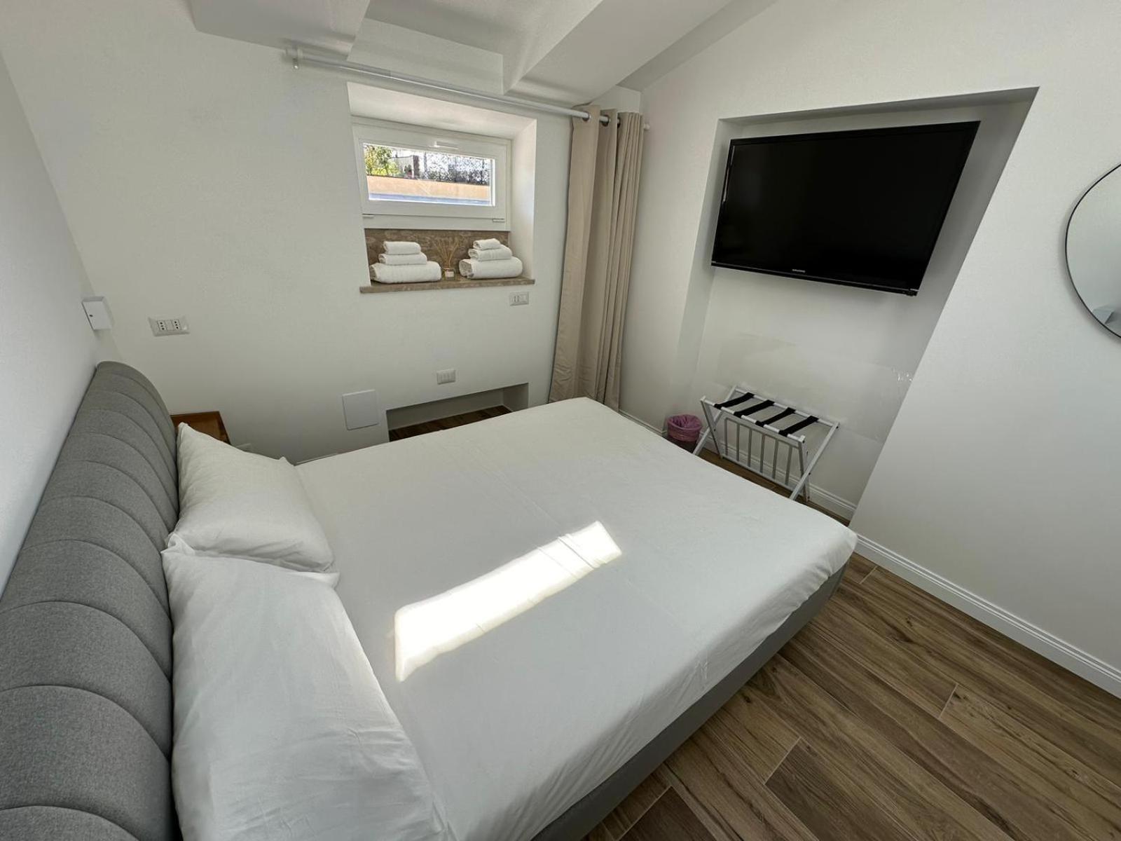 Large Double Room,1609401834:JPEG