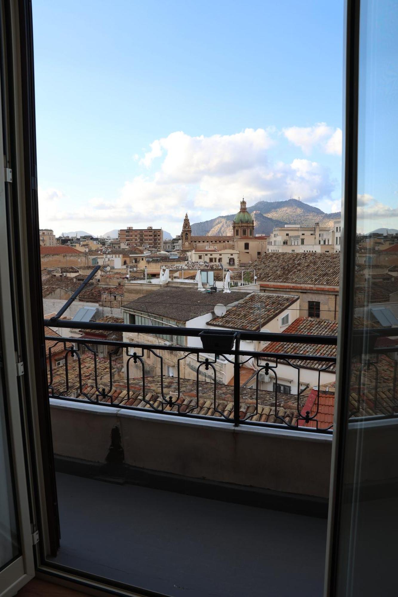 Deluxe Double Room (2 Adults + 1 Child),1609959510:JPEG