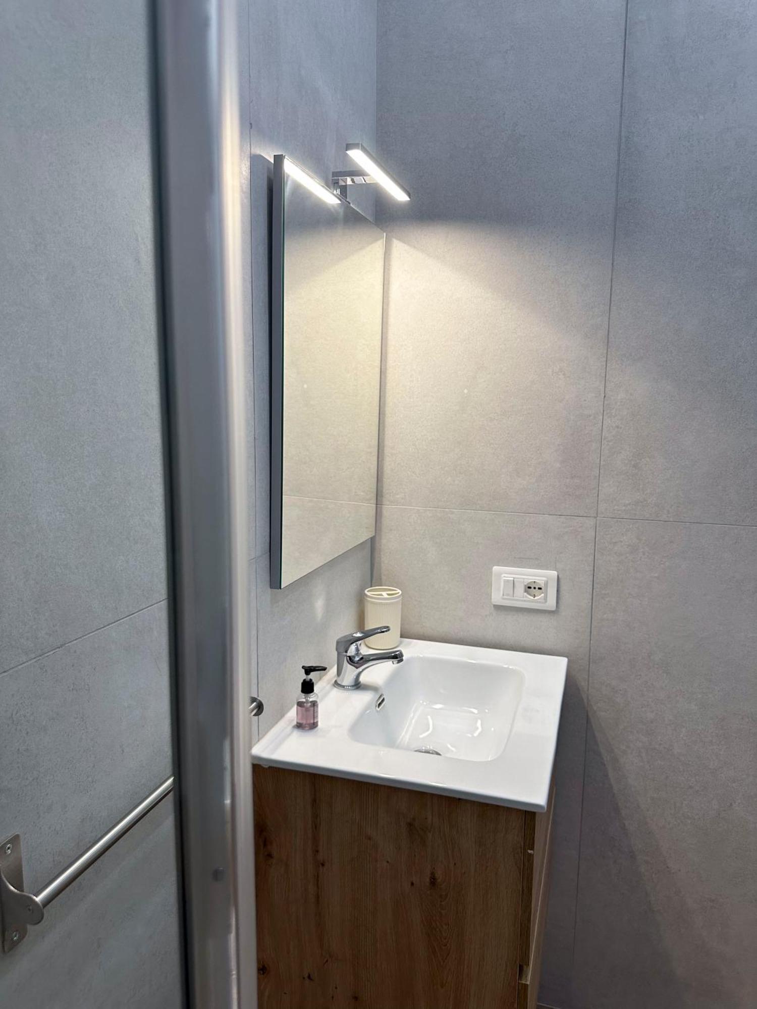 Double Room with Balcony,1610471077:JPEG