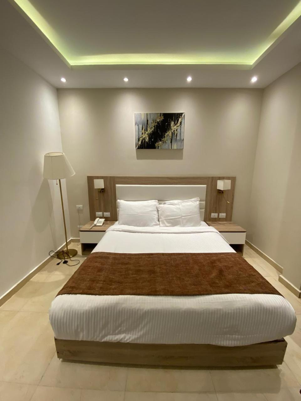 Single Room Mountain View