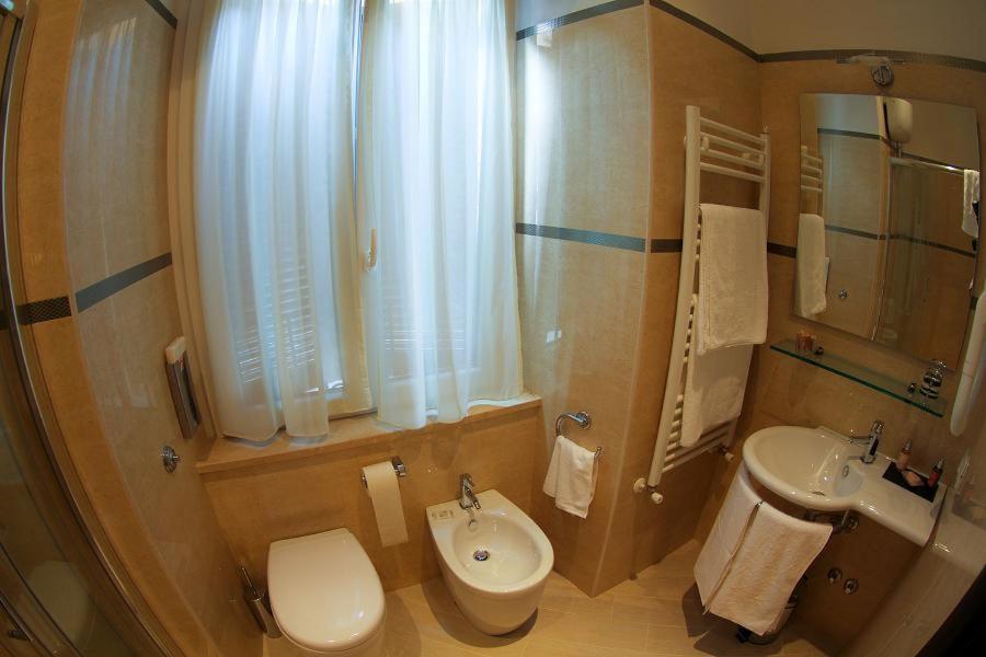Camera Deluxe Matrimoniale/Doppia con Letti Singoli con Vista Città