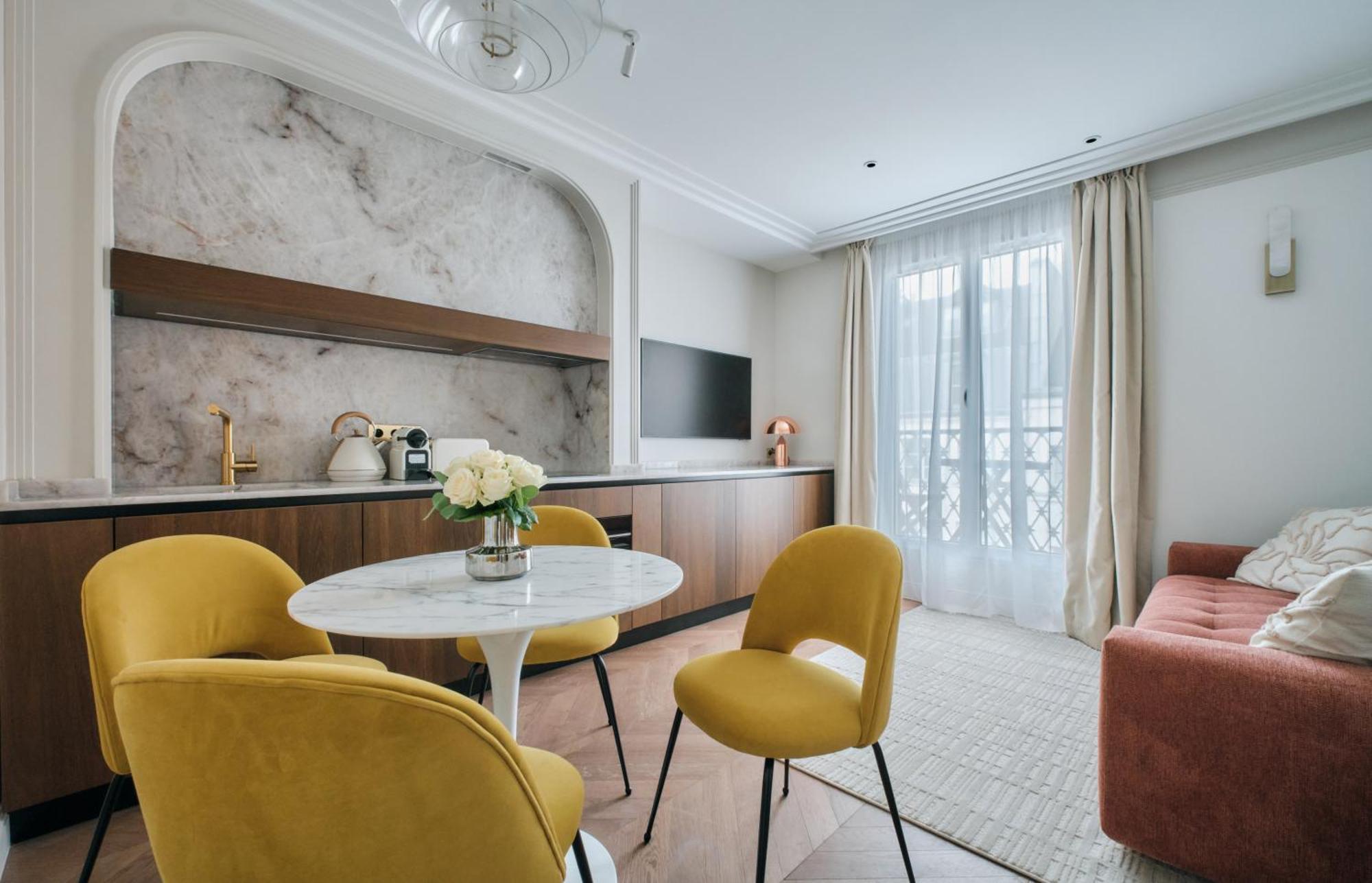 Appartamento con 1 Camera da Letto, Balcone e Vista Città - 501