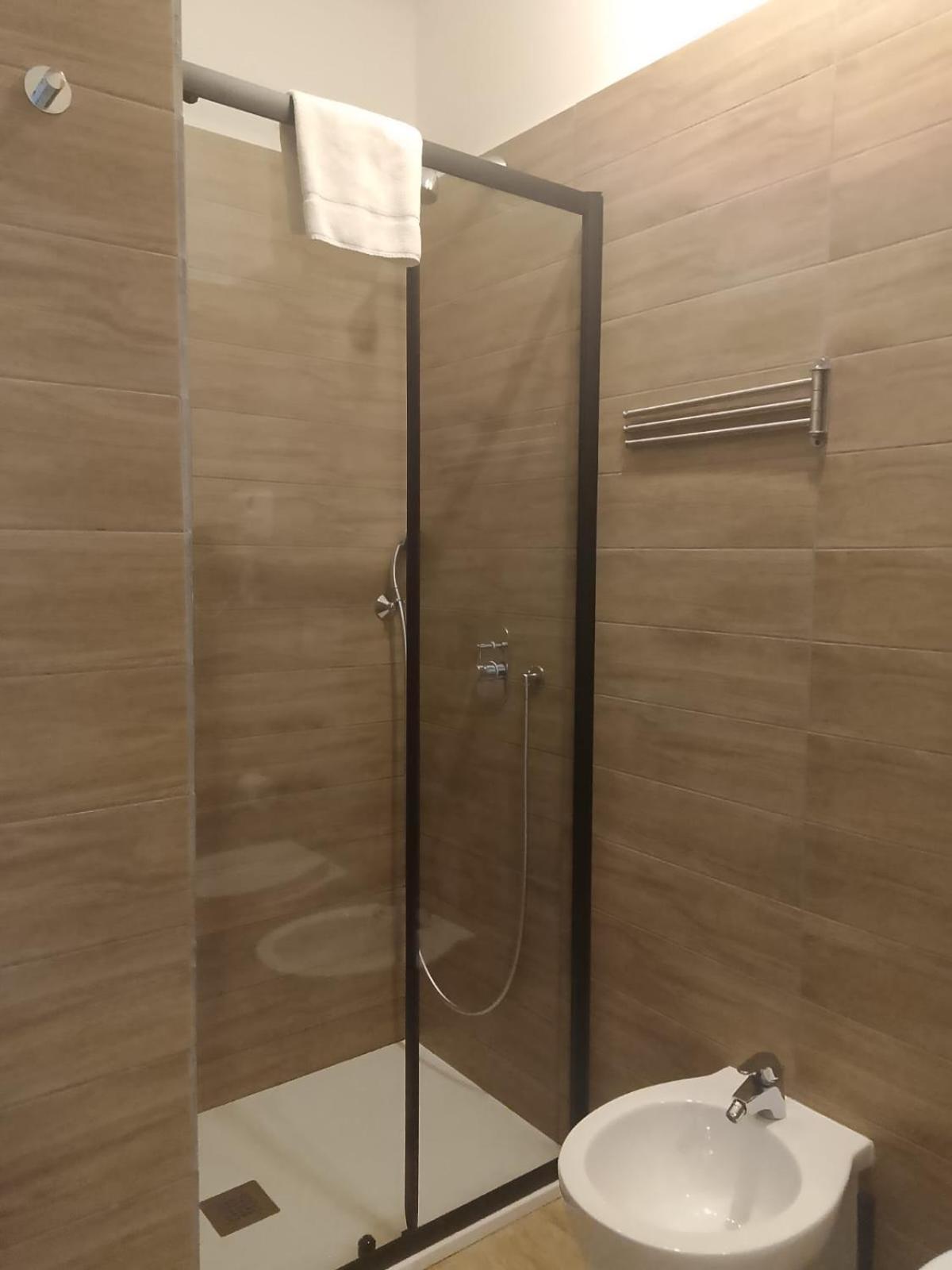 Deluxe Room,1621546753:JPEG