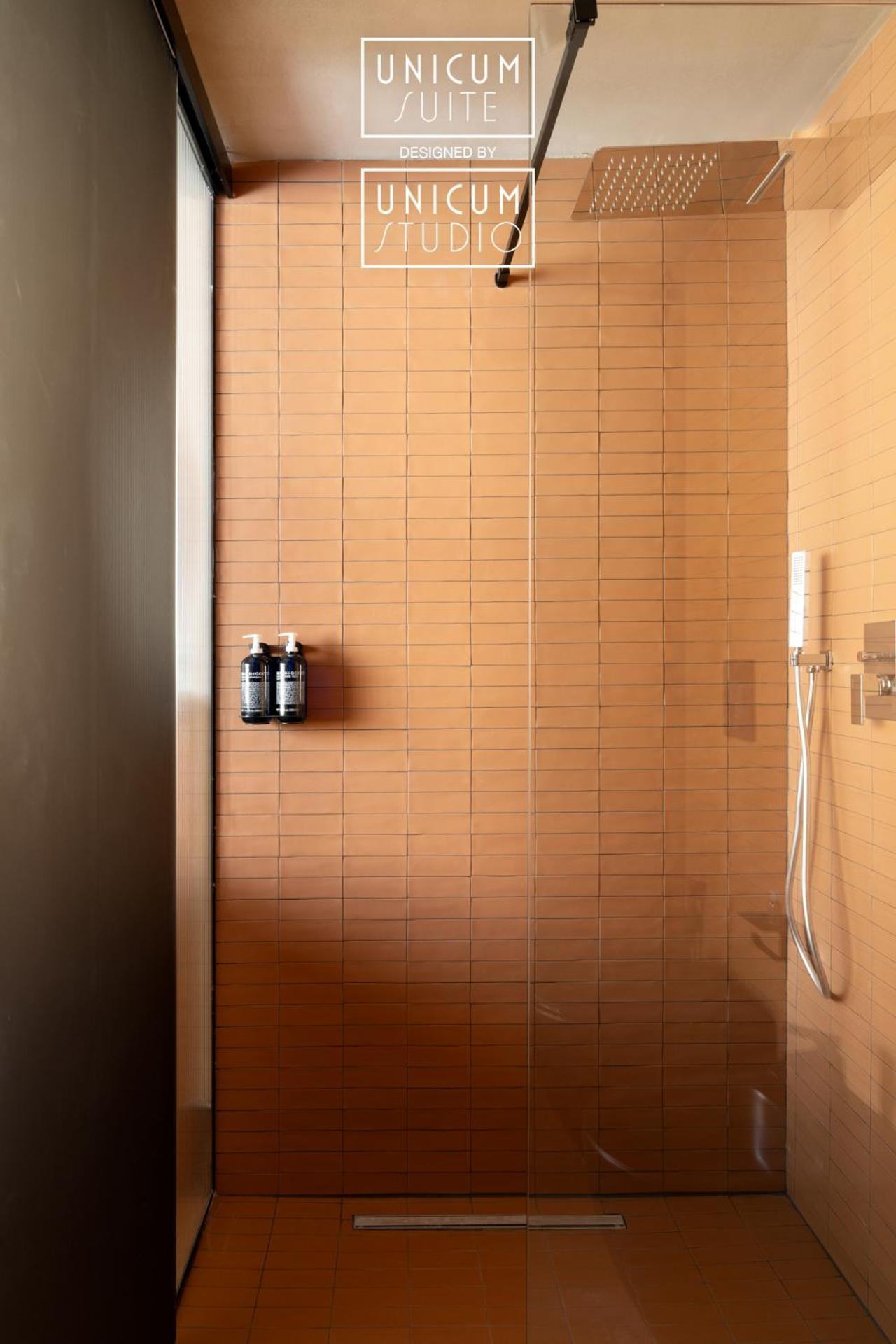 Superior King Room with Spa Bath and Balcony,1626163951:JPEG