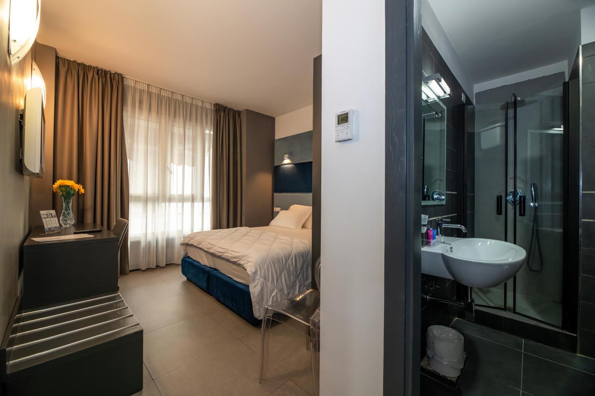 Standard Double or Twin Room,1628652200:JPEG