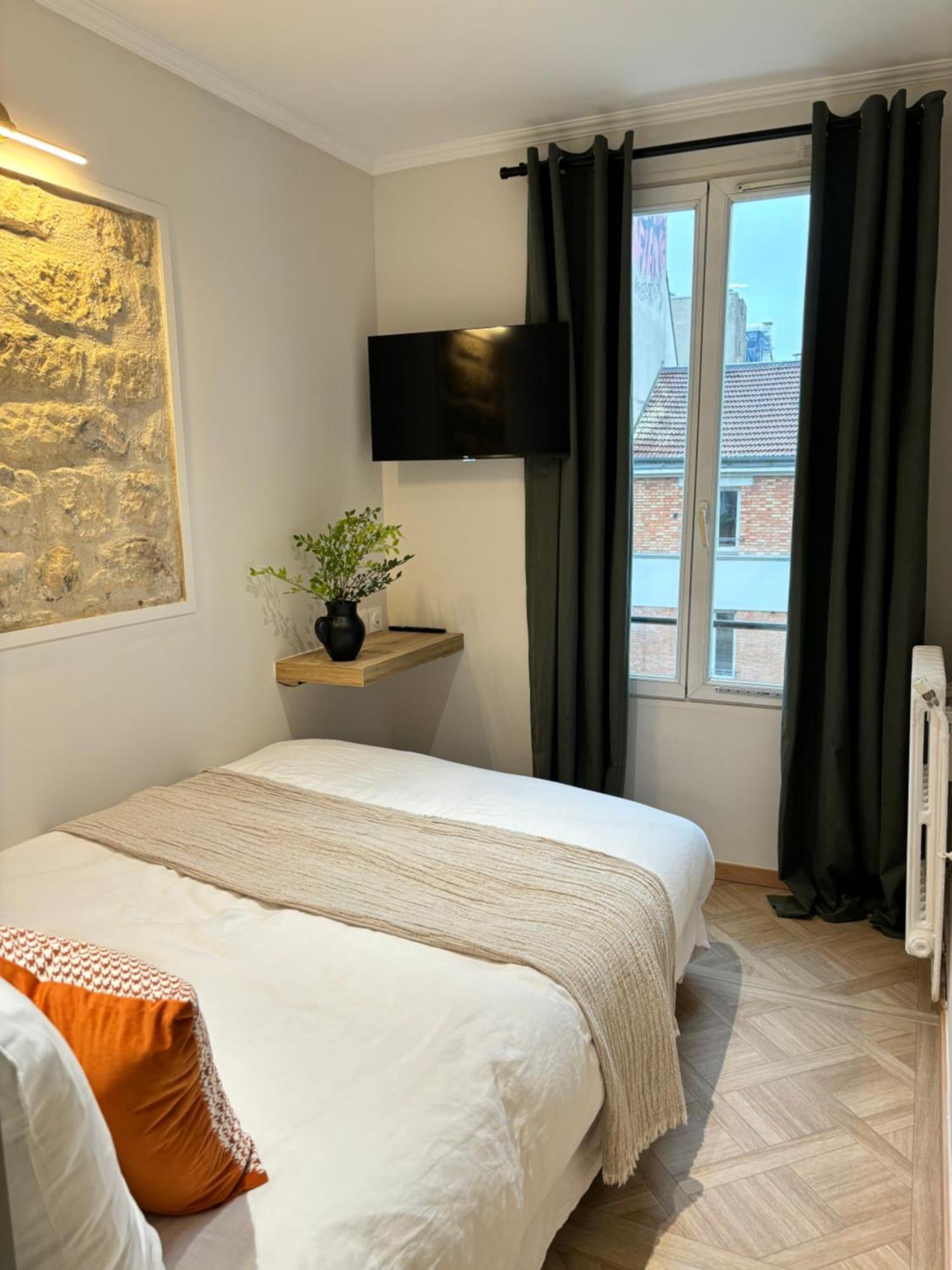 Double Room,1630817007:JPEG