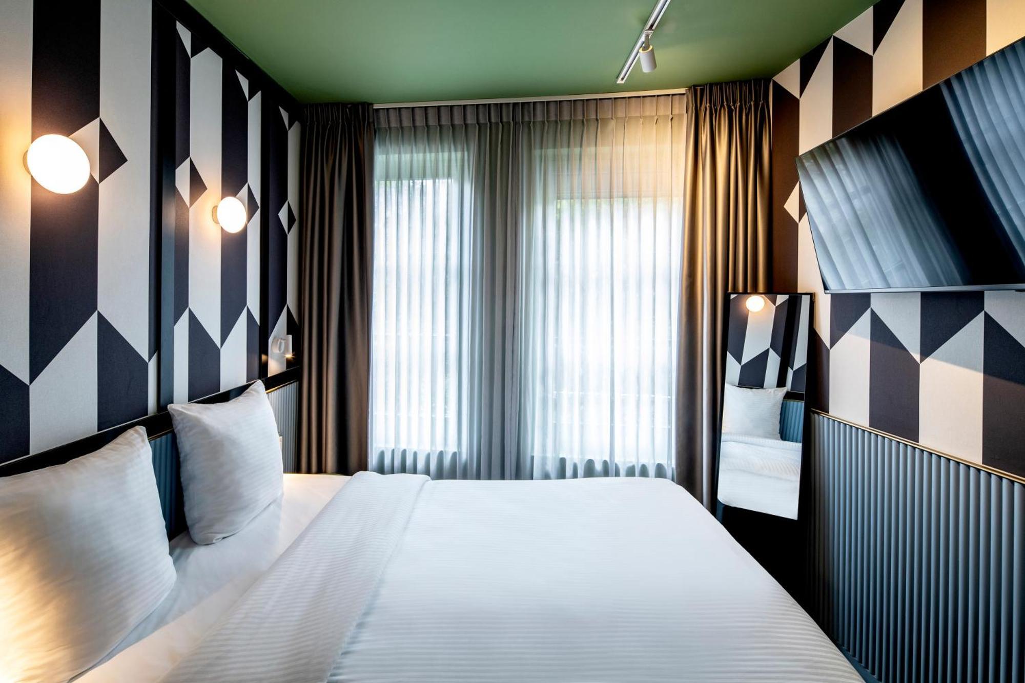 Double Room,1631462347:JPEG