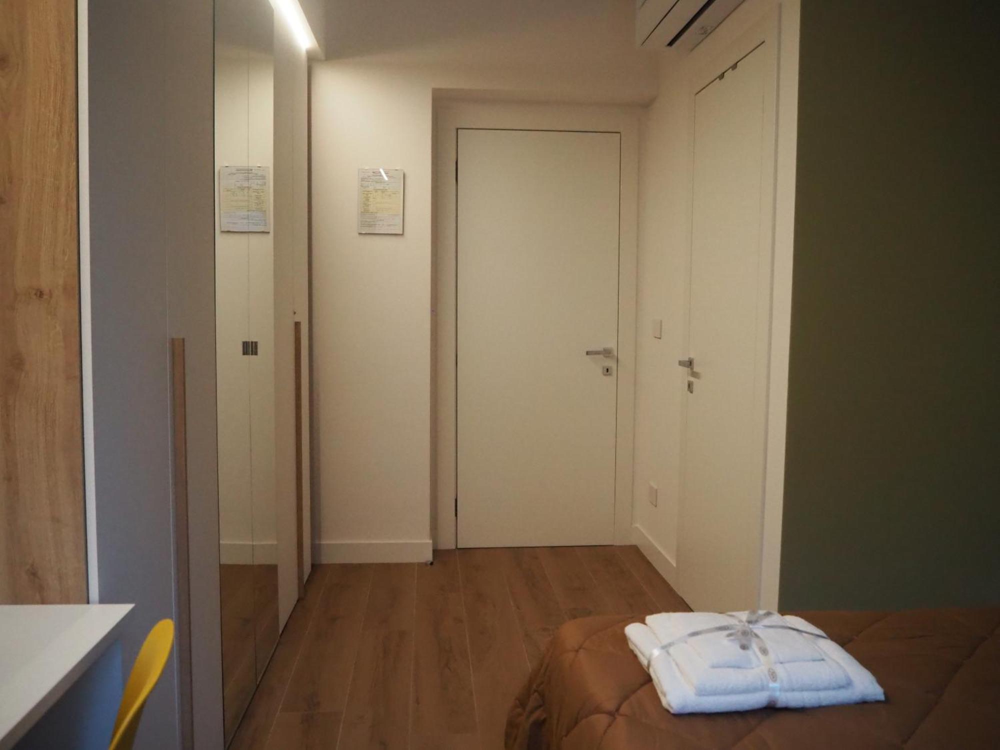 Double Room with Private Bathroom,1631641893:JPEG