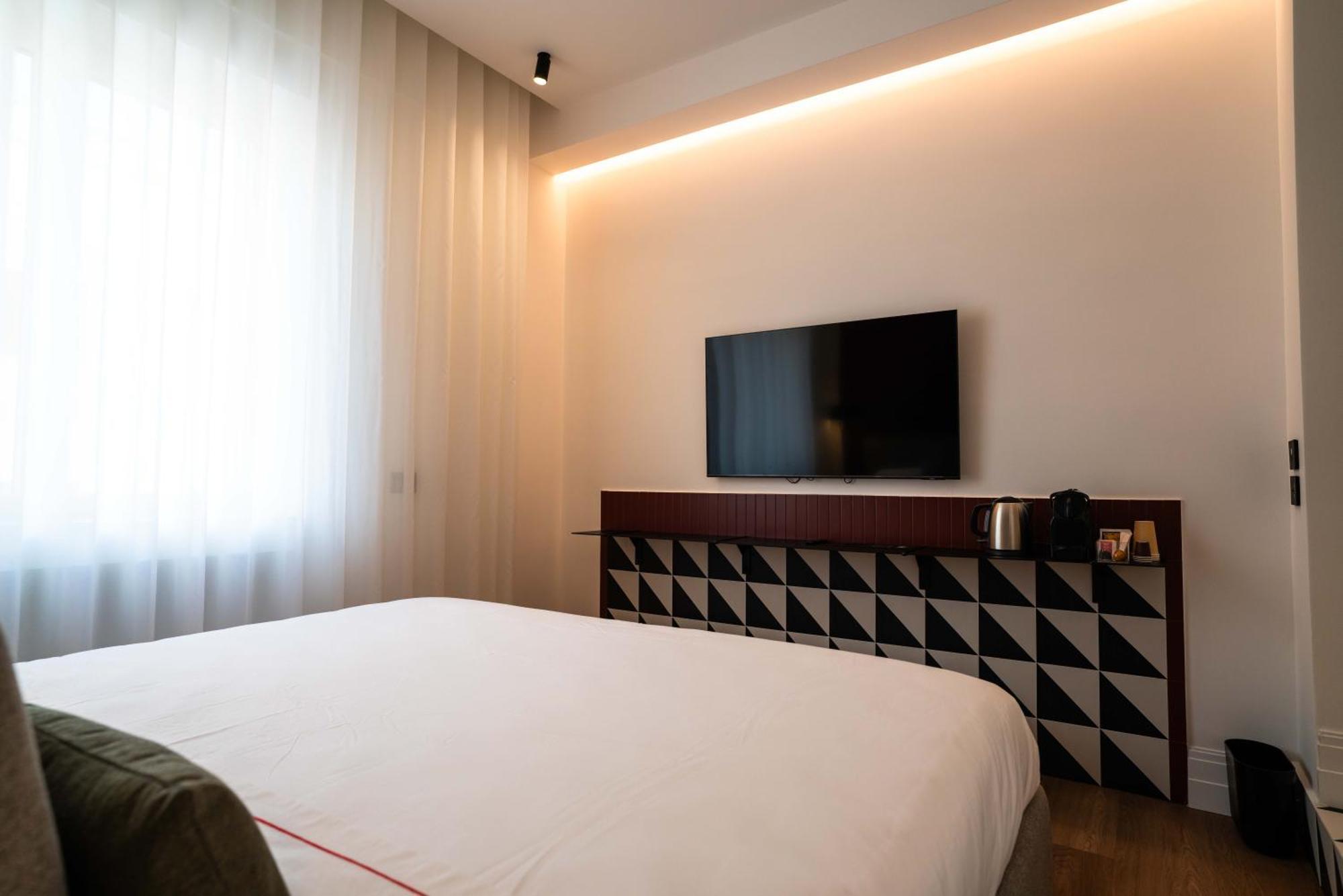 Double Room,1632198564:JPEG
