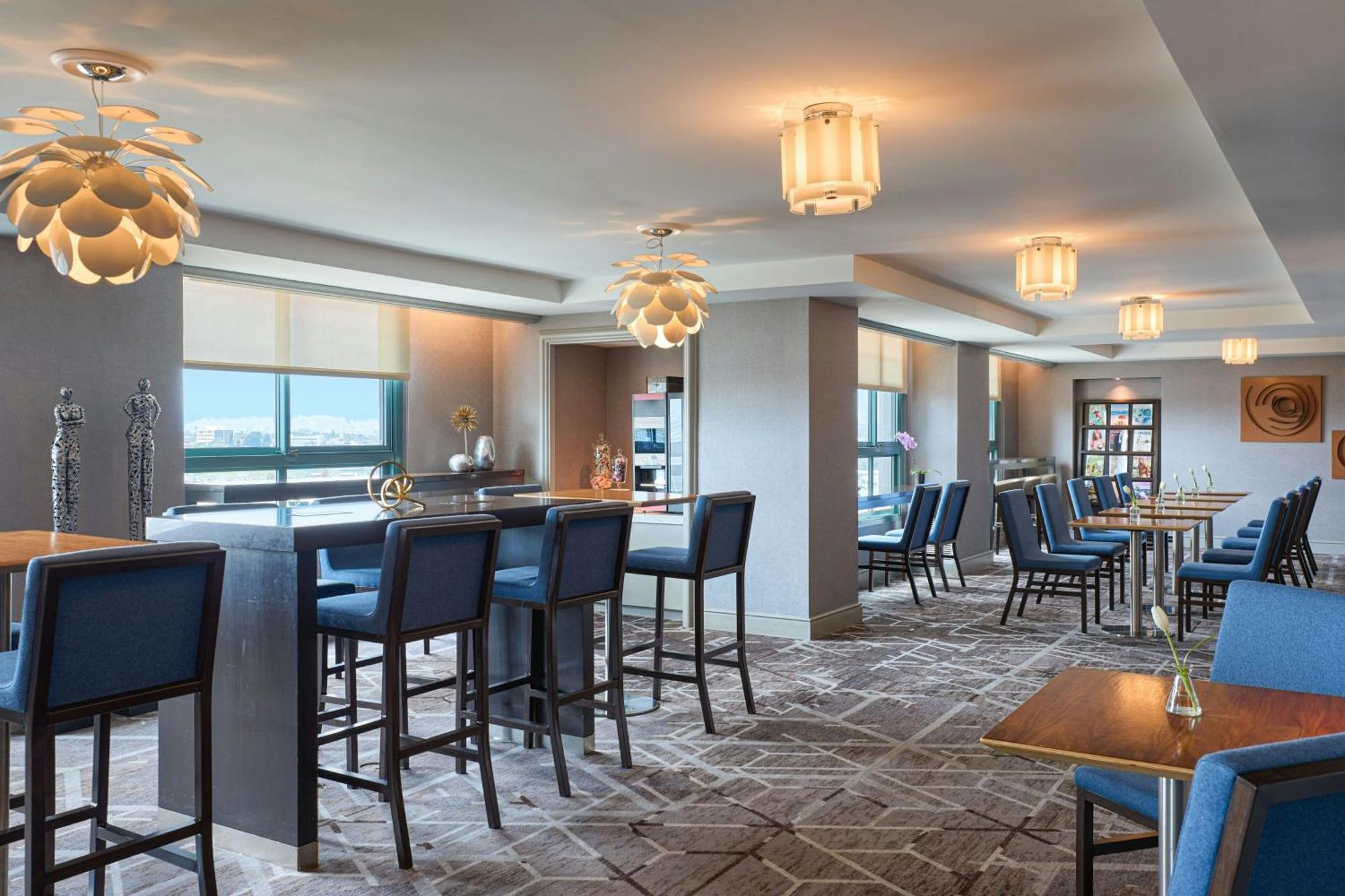 Camera con 2 Letti Queen-Size e Accesso Club Lounge
