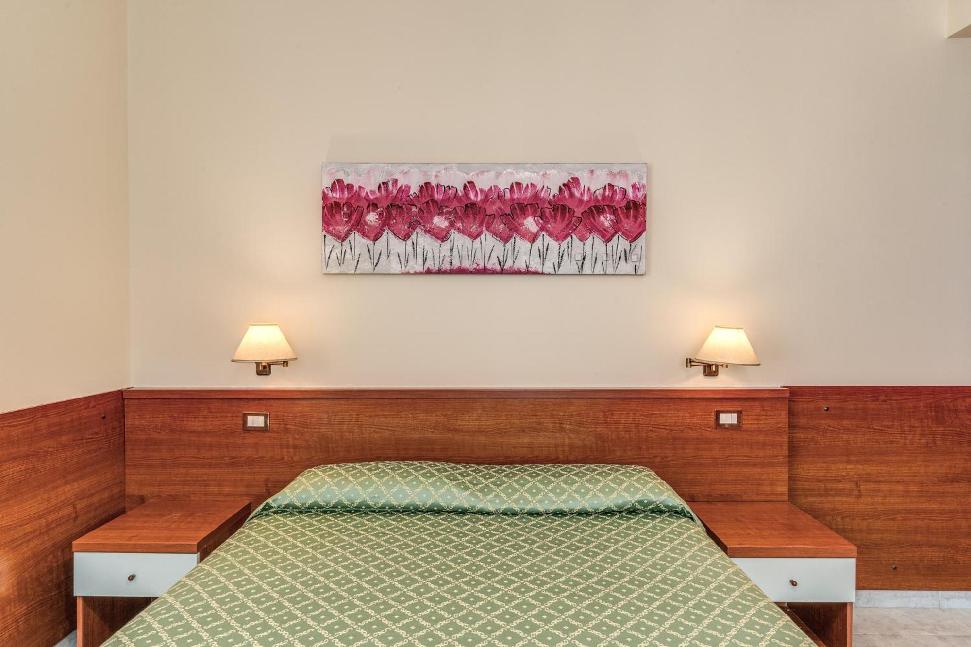 Double Room,1632252154:JPEG