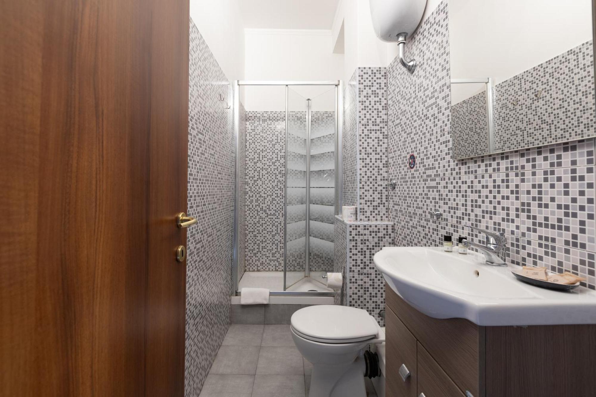Double Room with Private Bathroom,1632668646:JPEG
