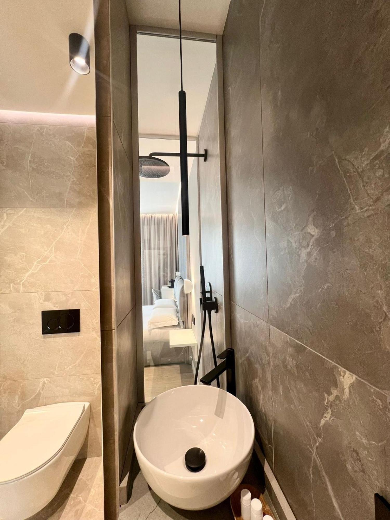 Deluxe Room,1633697505:JPEG