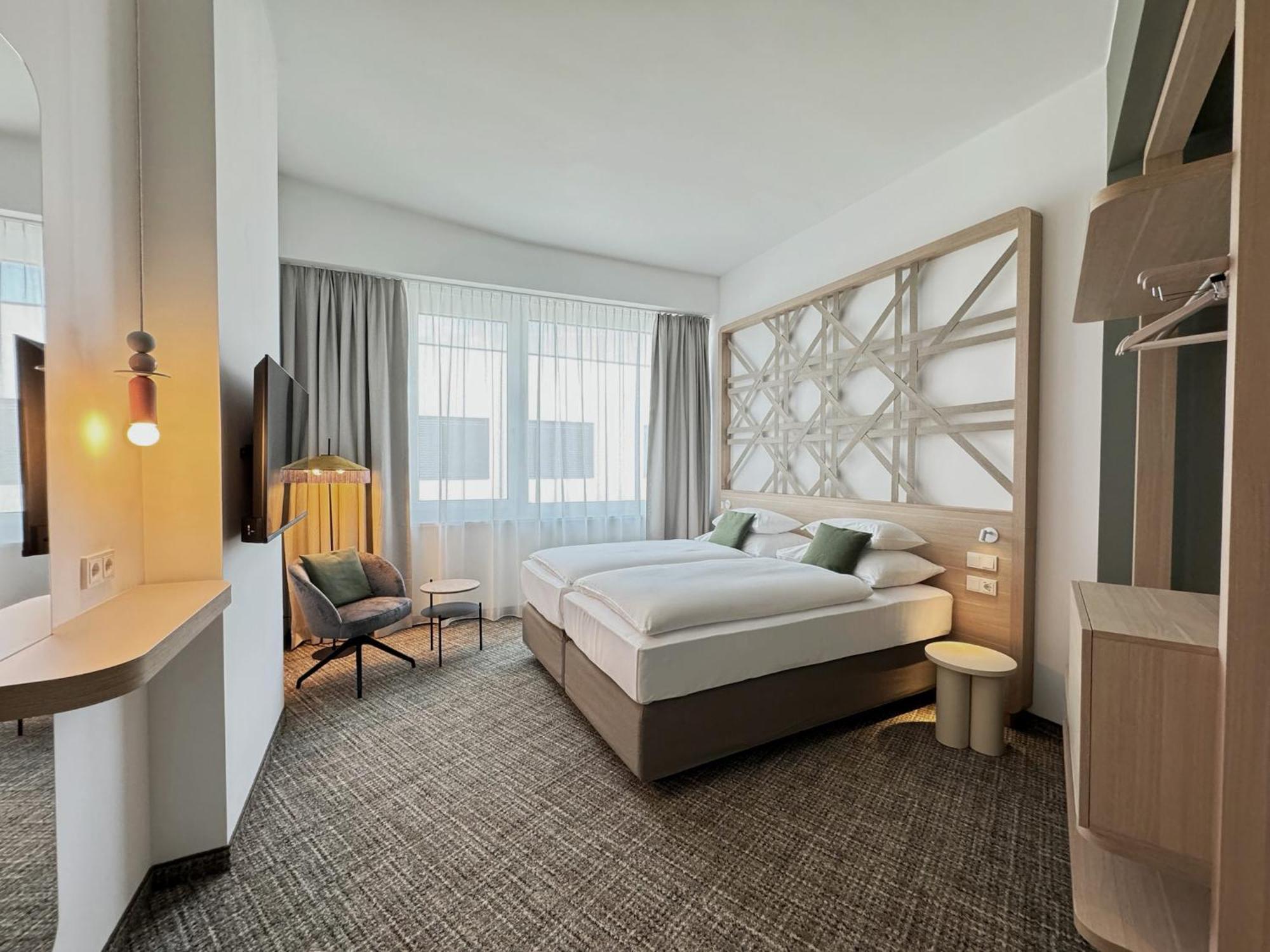 Double or Twin Room,1636902115:JPEG