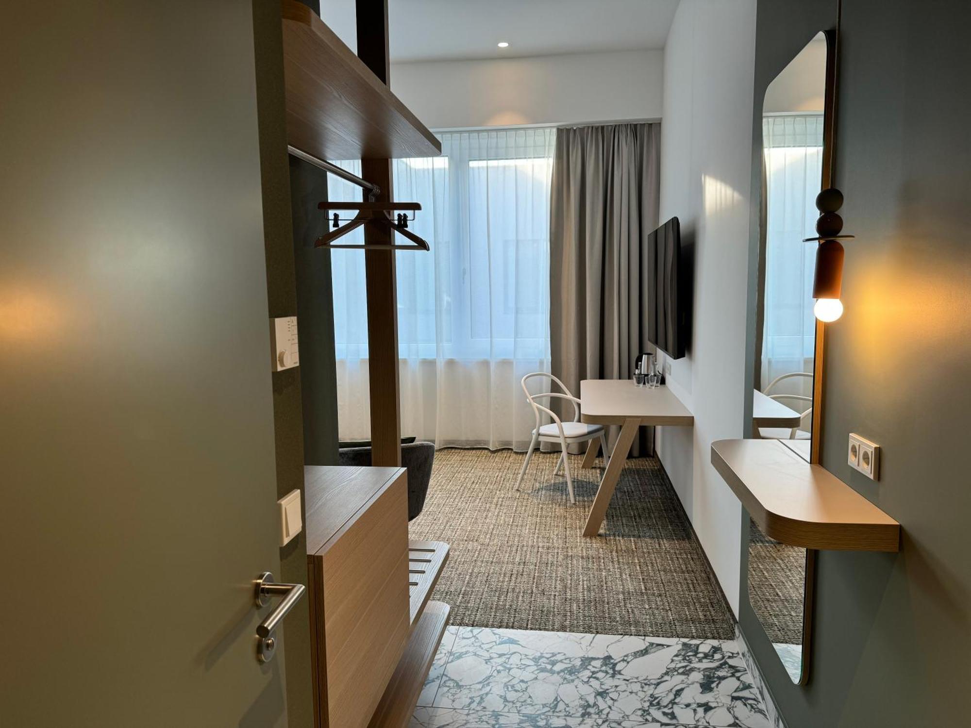 Junior Suite,1636902122:JPEG