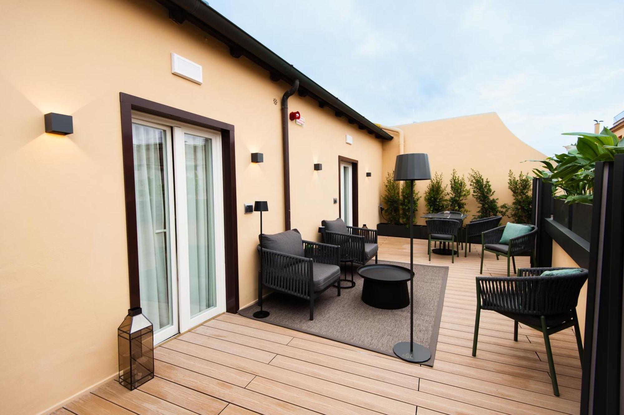 Suite Terrace,1638476681:JPEG