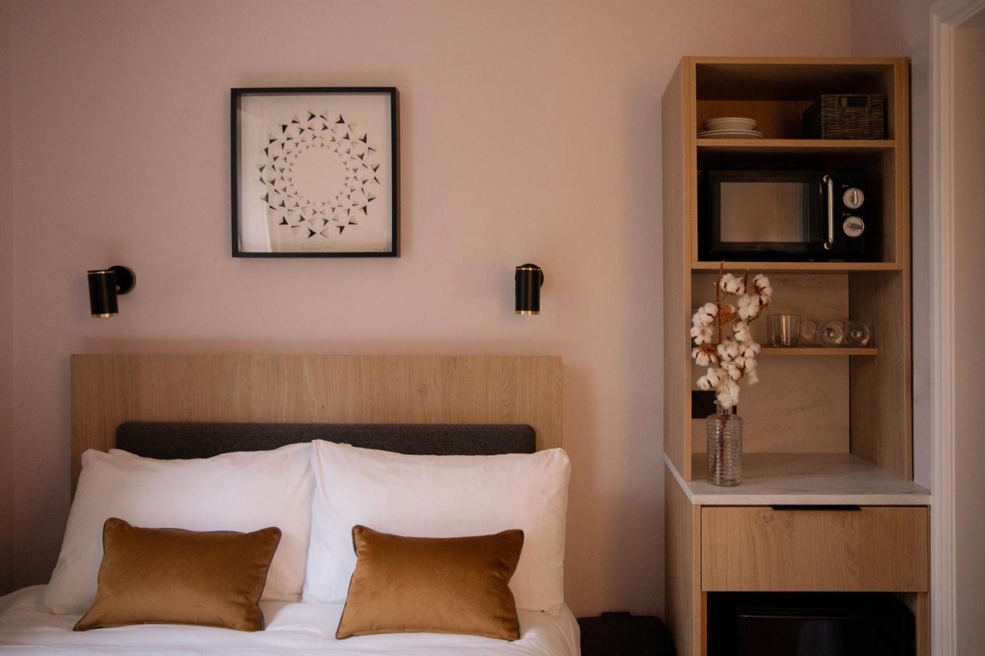 Compact Room,1638923128:JPEG