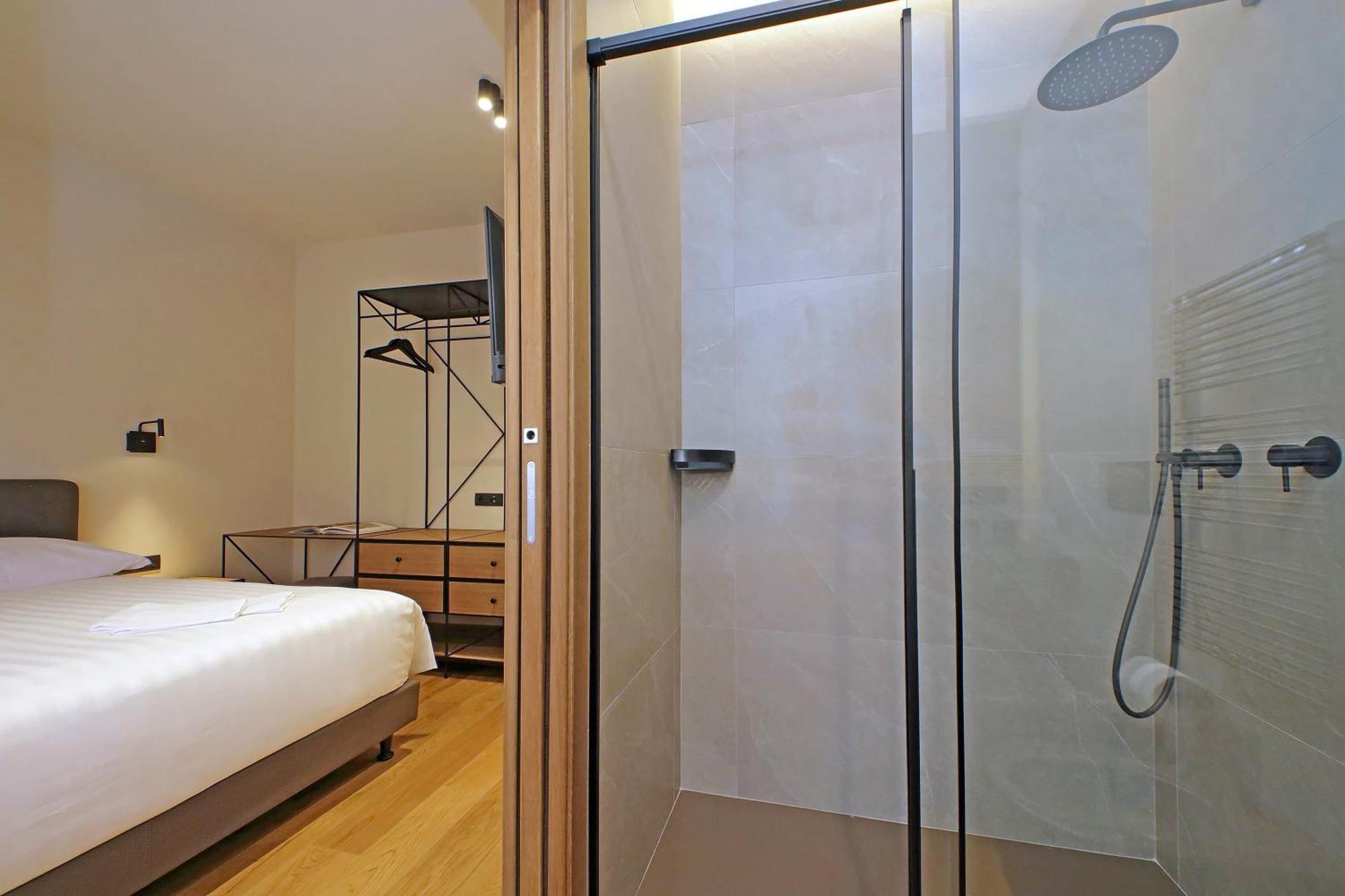 Deluxe King Room,1641708821:JPEG