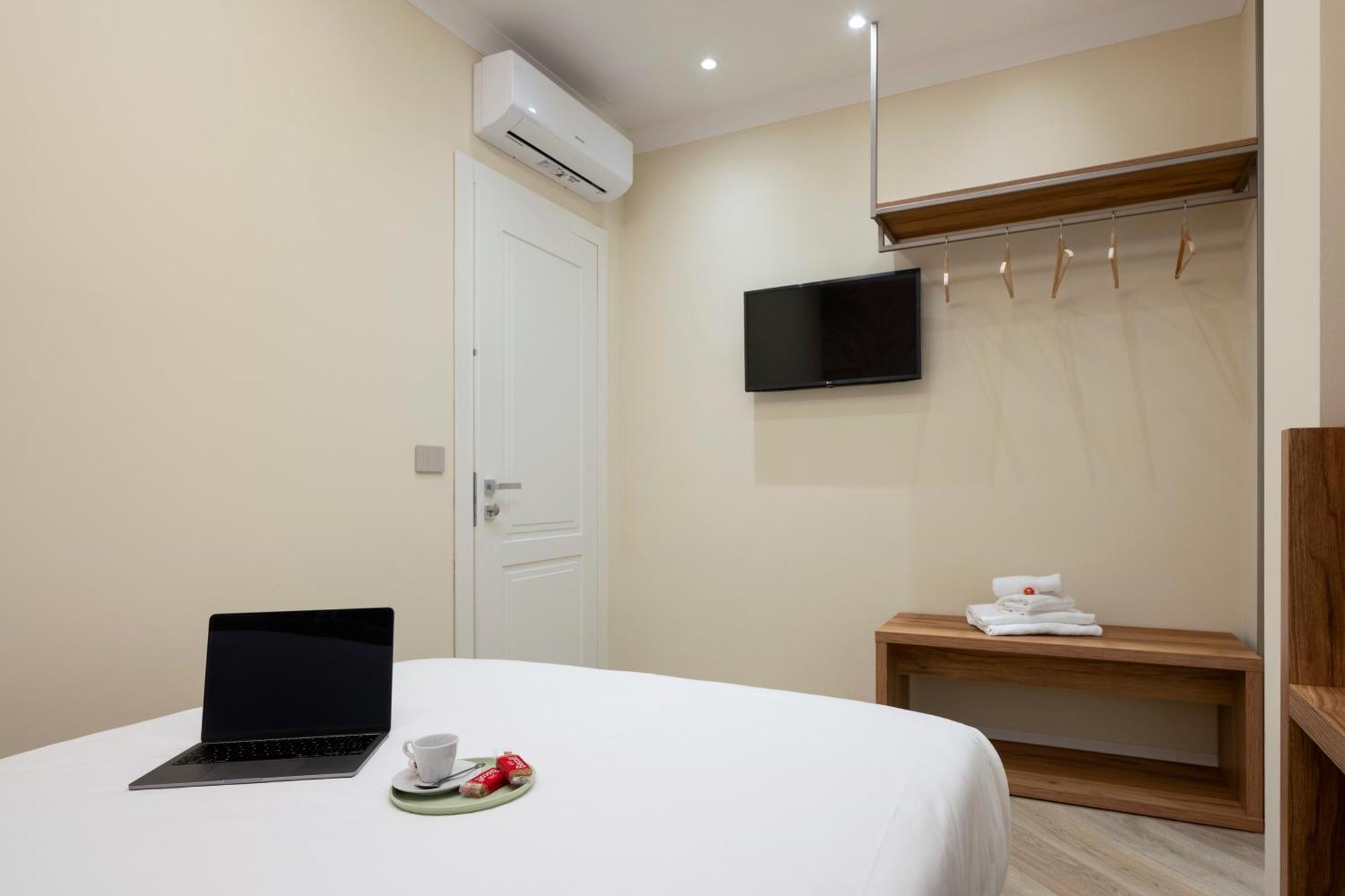 Small Double Room,1645264875:JPEG