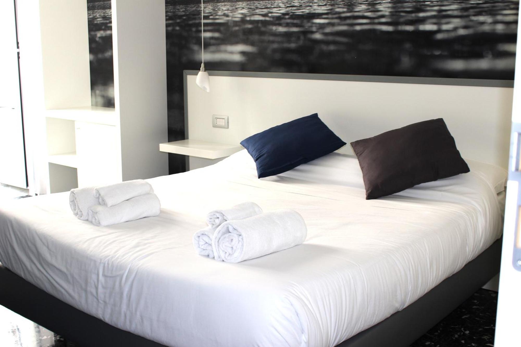 Double Room,1645698911:JPEG
