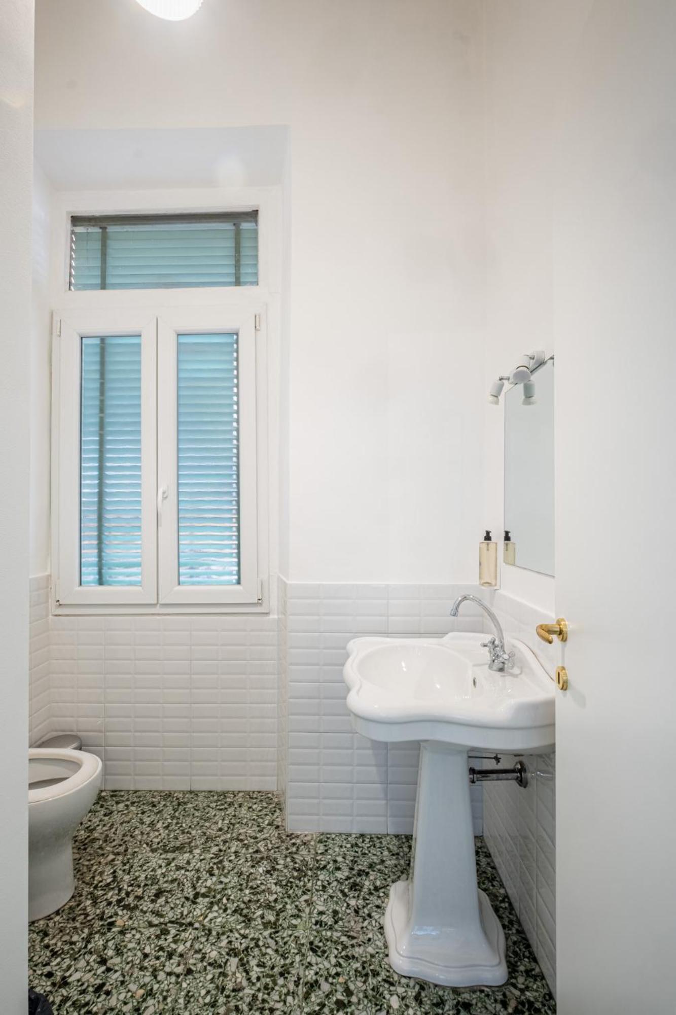 Double Room with Balcony,1651752939:JPEG