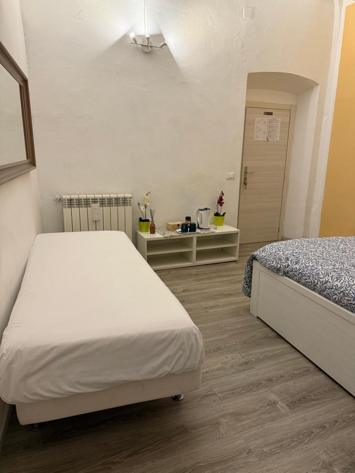 Camera Tripla Standard con Bagno Privato Esterno