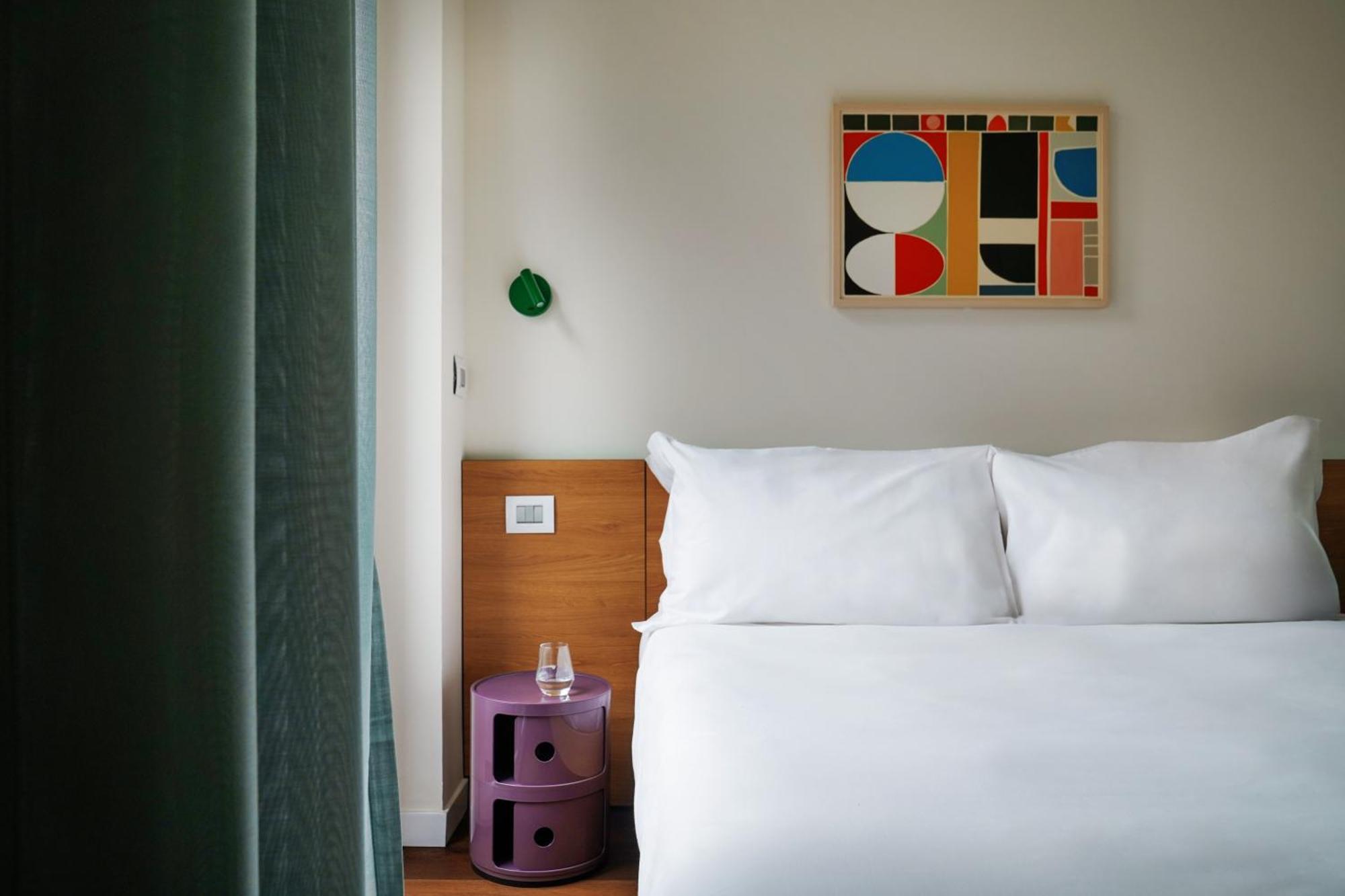 Medium Studio with Kitchenette,1653372497:JPEG