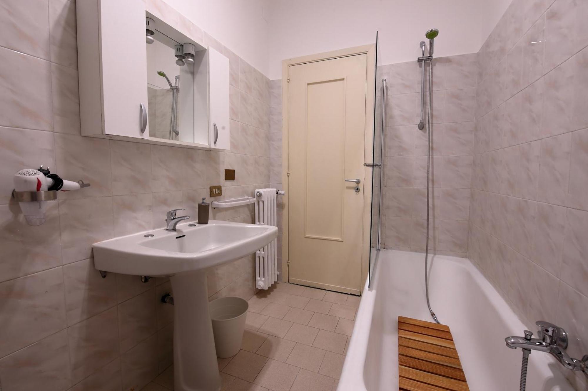 Single Room with Private External Bathroom,1653396444:JPEG