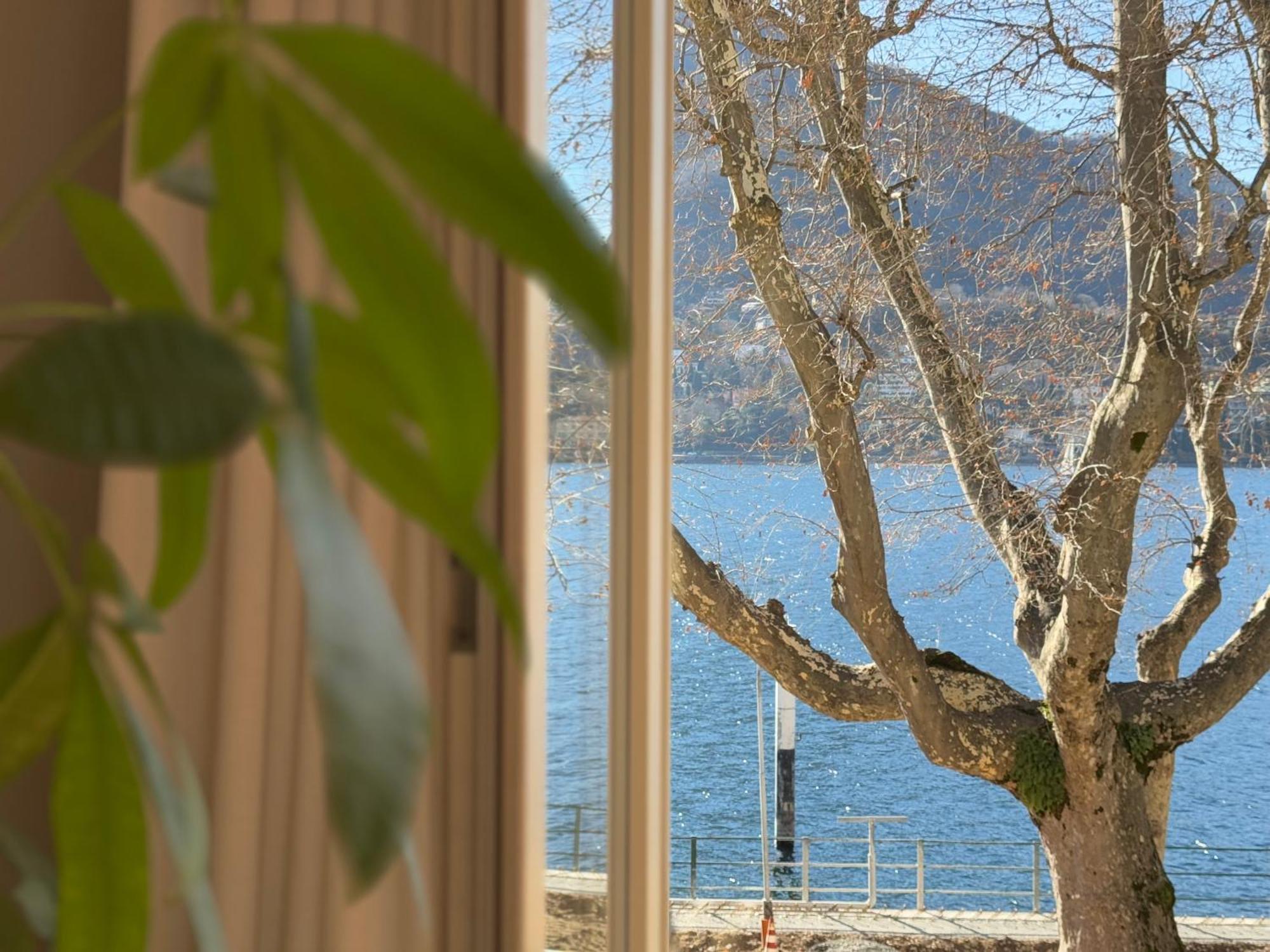 Camera Matrimoniale con Vista Lago