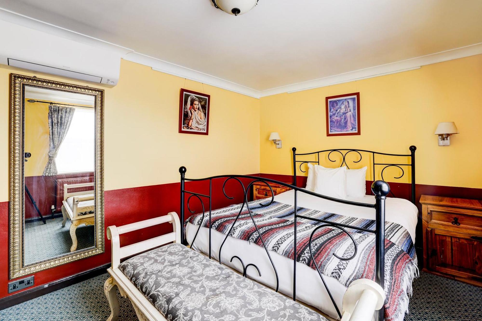 Camera Singola con Bagno in Comune