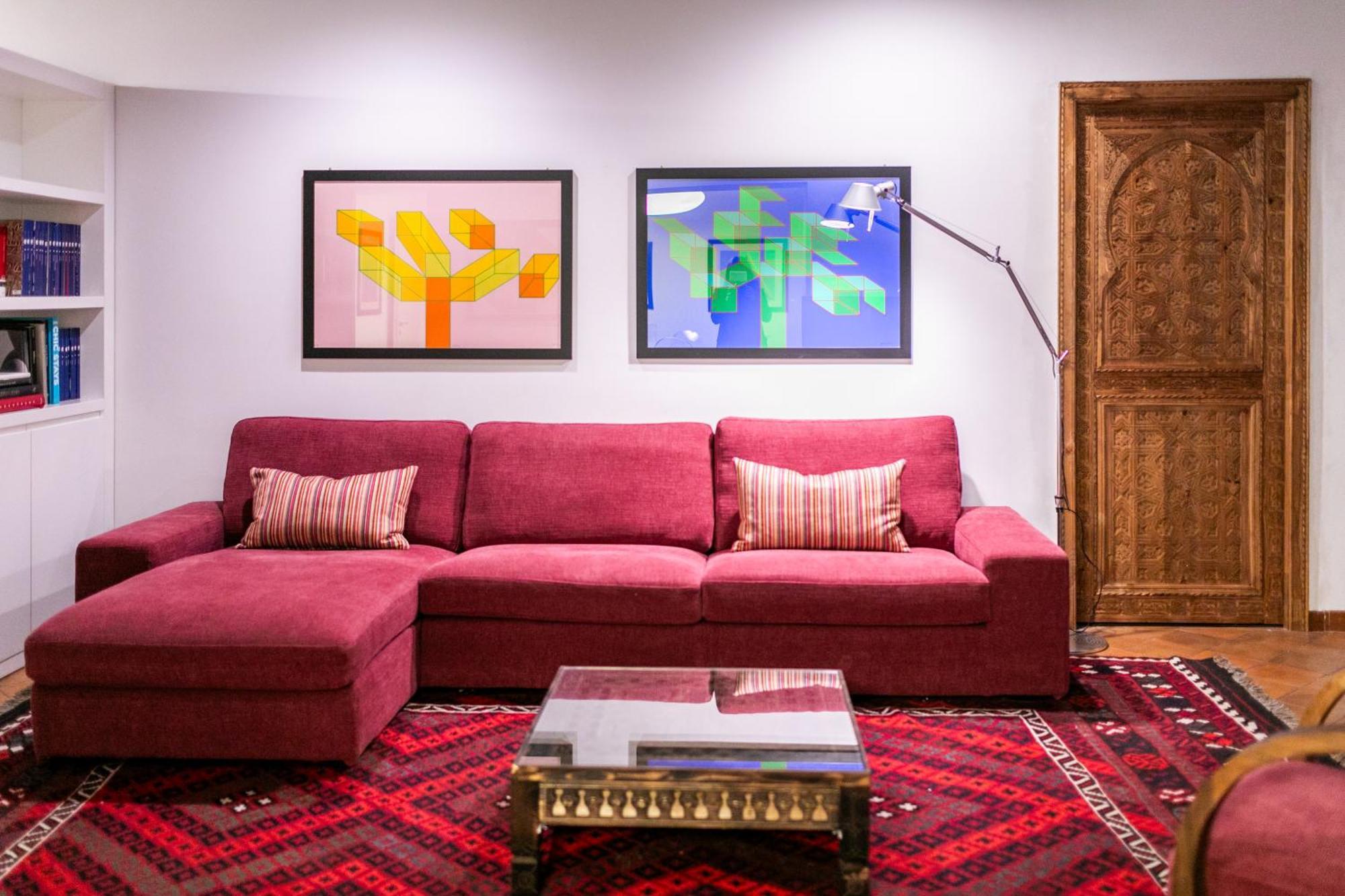 Luxury Three-Bedroom Apartment,1659476577:JPEG