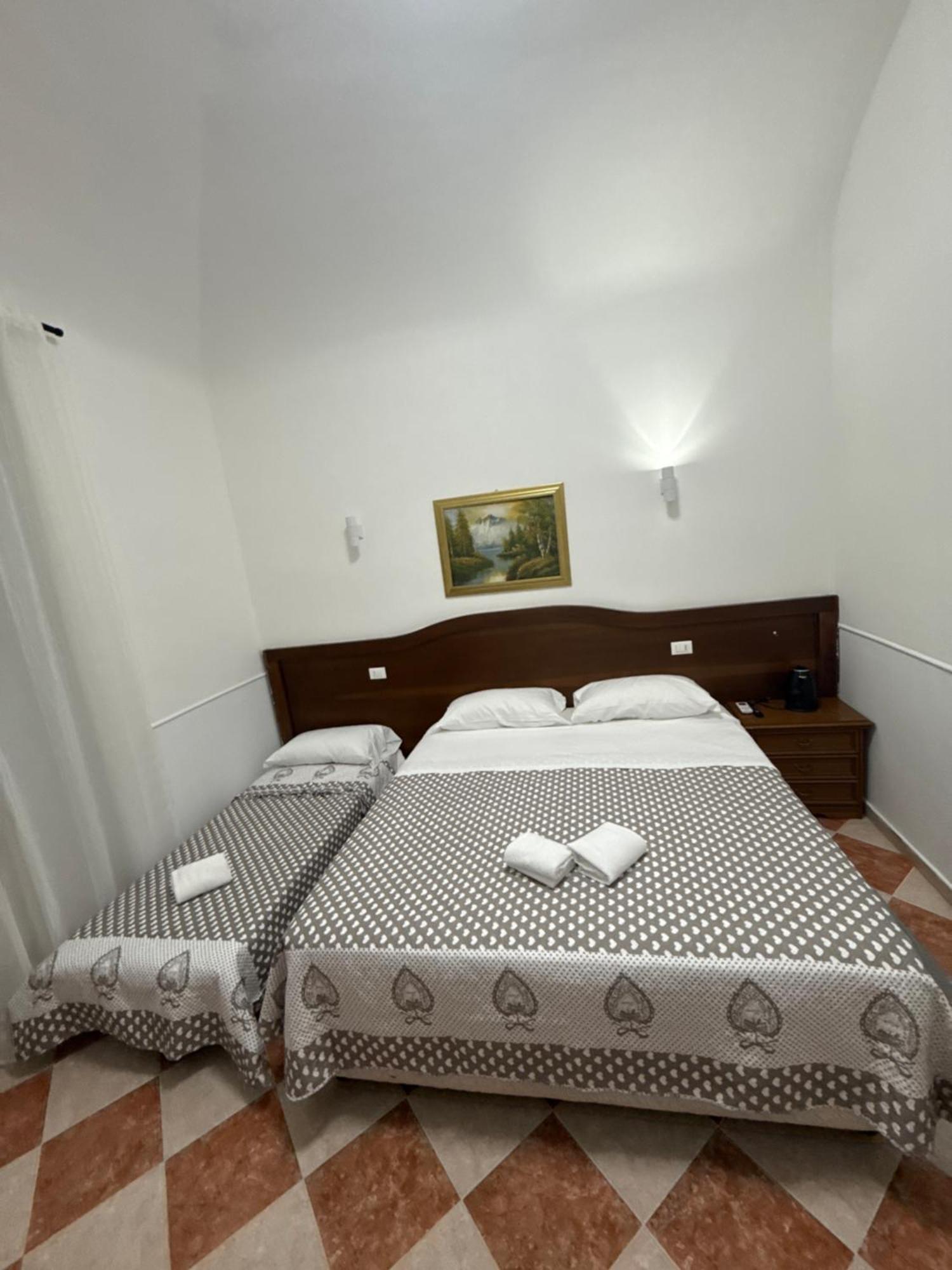 Triple Room,1659933577:JPEG