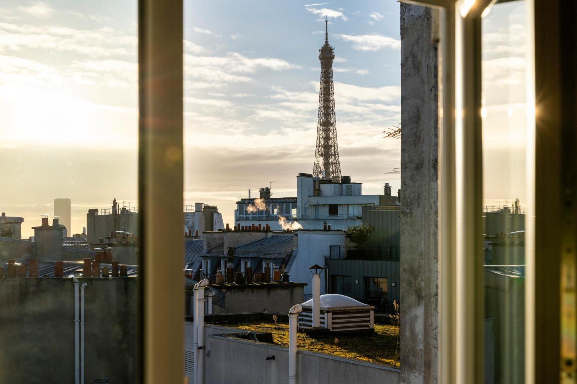 Camera con Vista Torre Eiffel