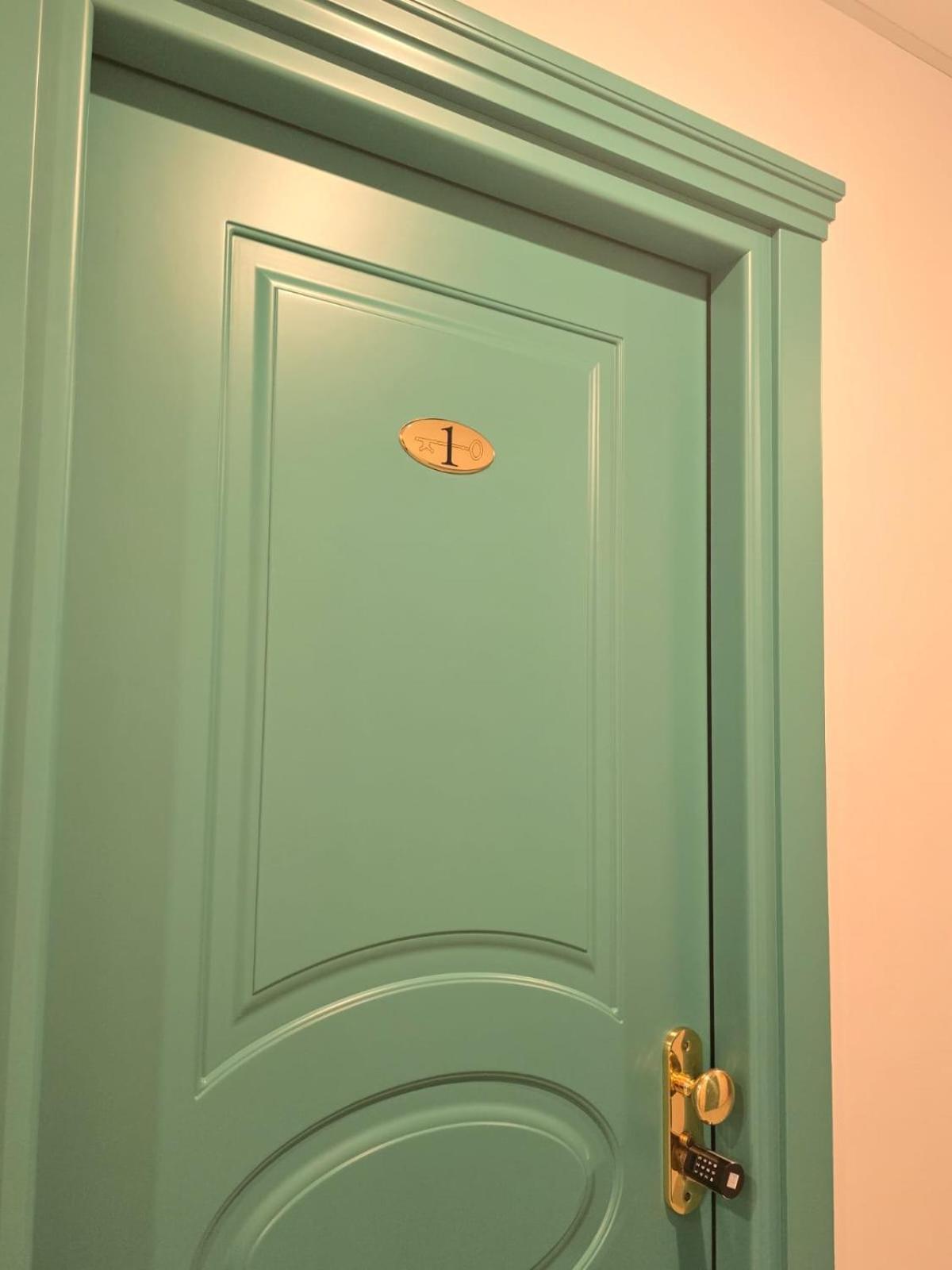 Triple Room,1760025113:JPEG