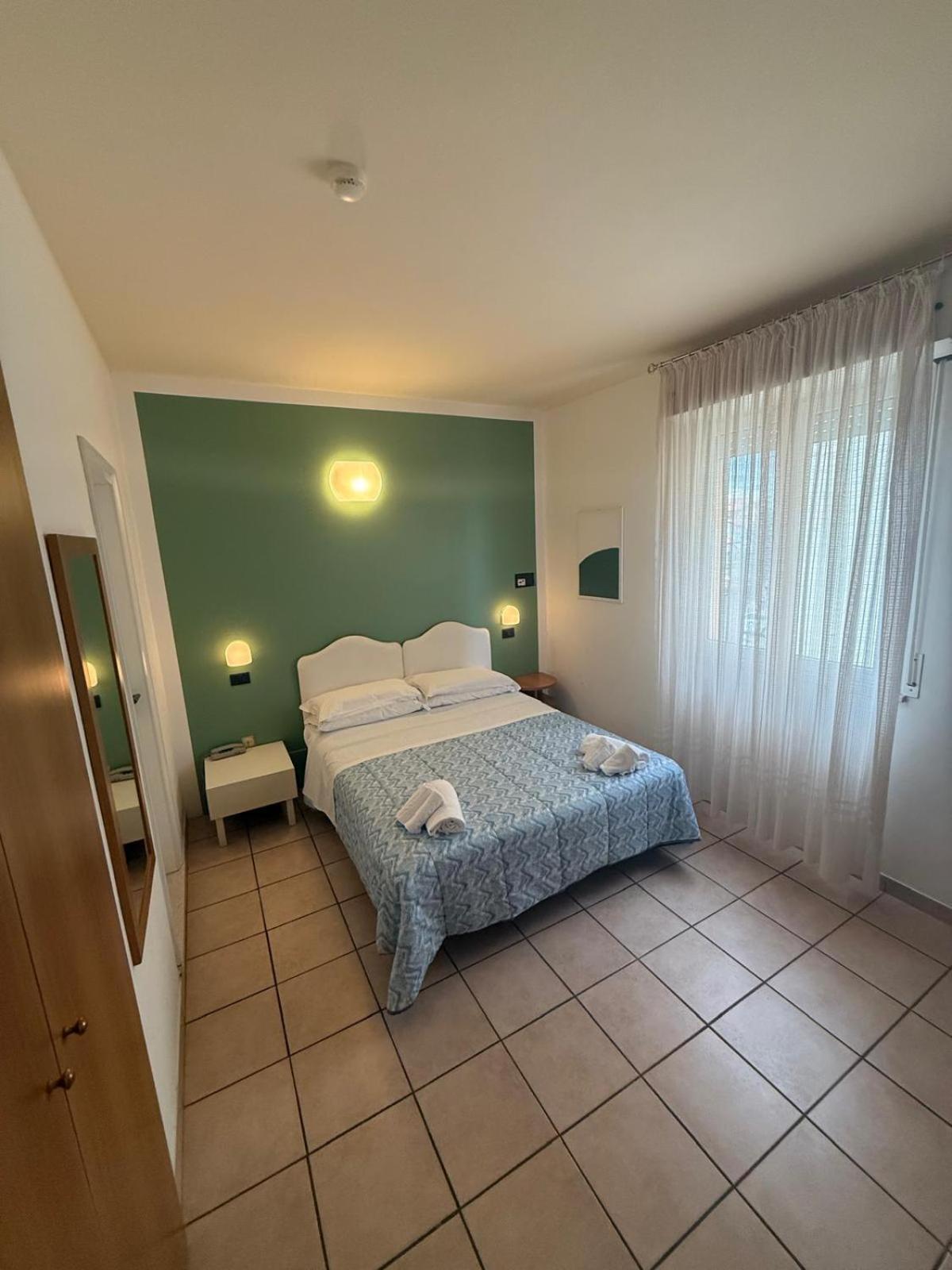 Double or Twin Room,1662409878:JPEG