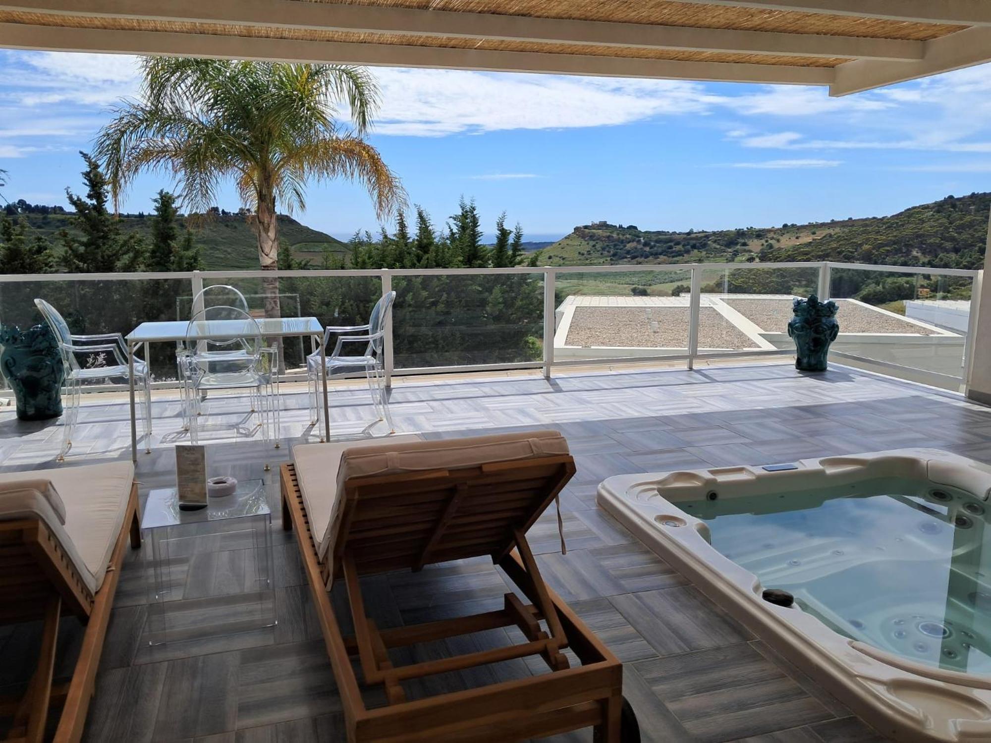Camera Queen con Spa Privata e Vista