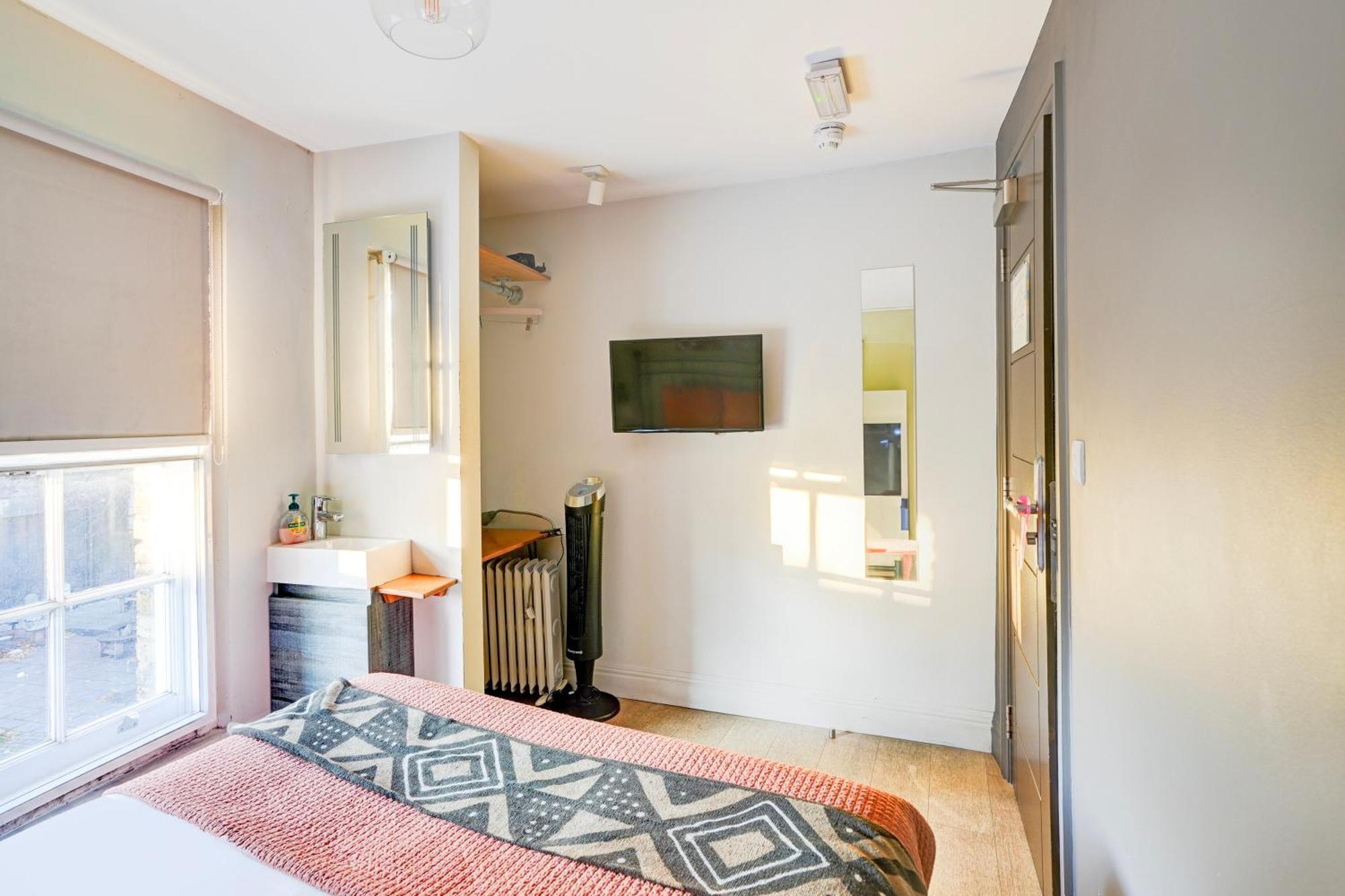 Standard Double Room - Shared,1663021920:JPEG