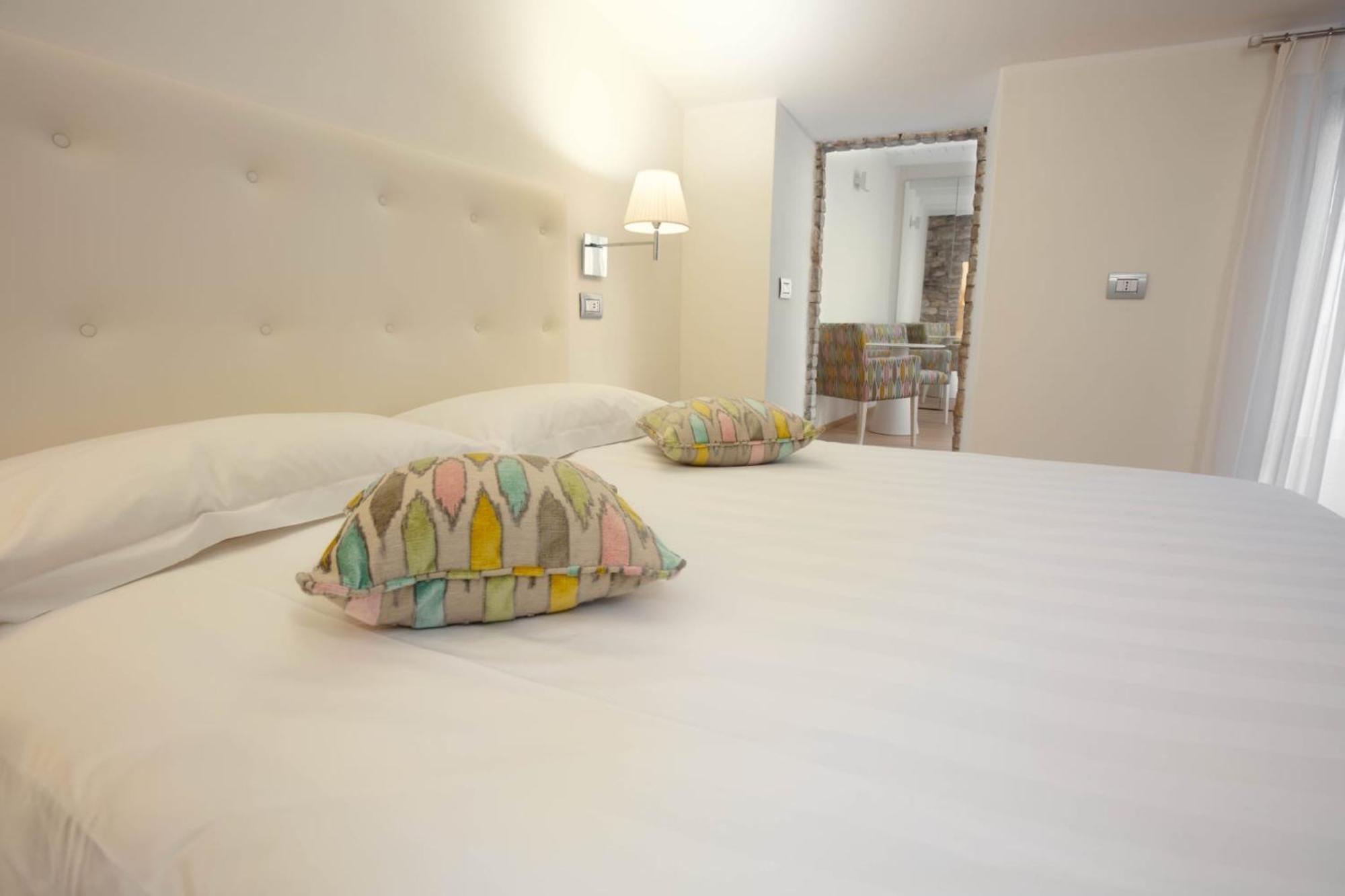 Junior Suite,1665398788:JPEG