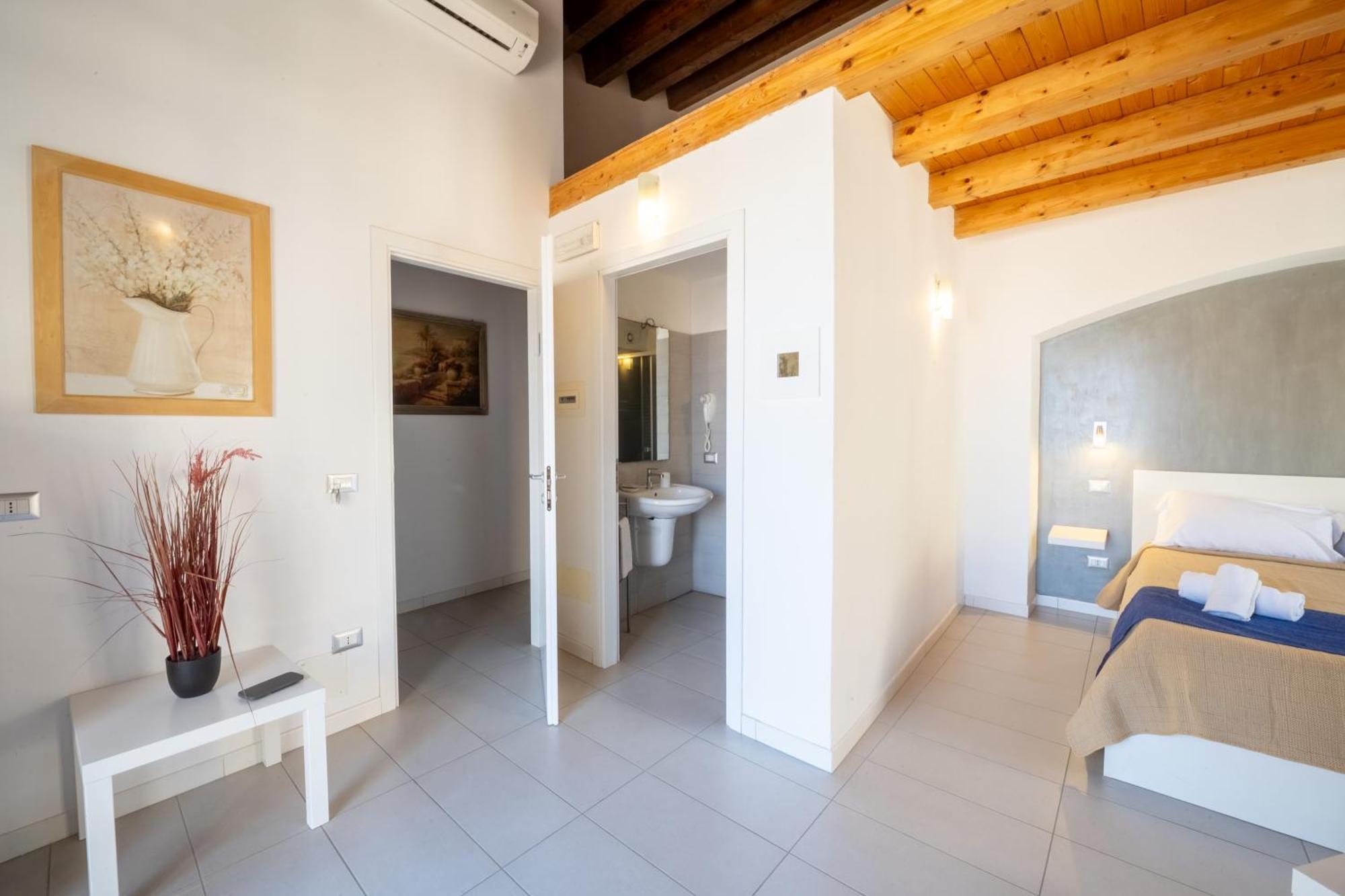 Quadruple Room with Sea View,1667448145:JPEG