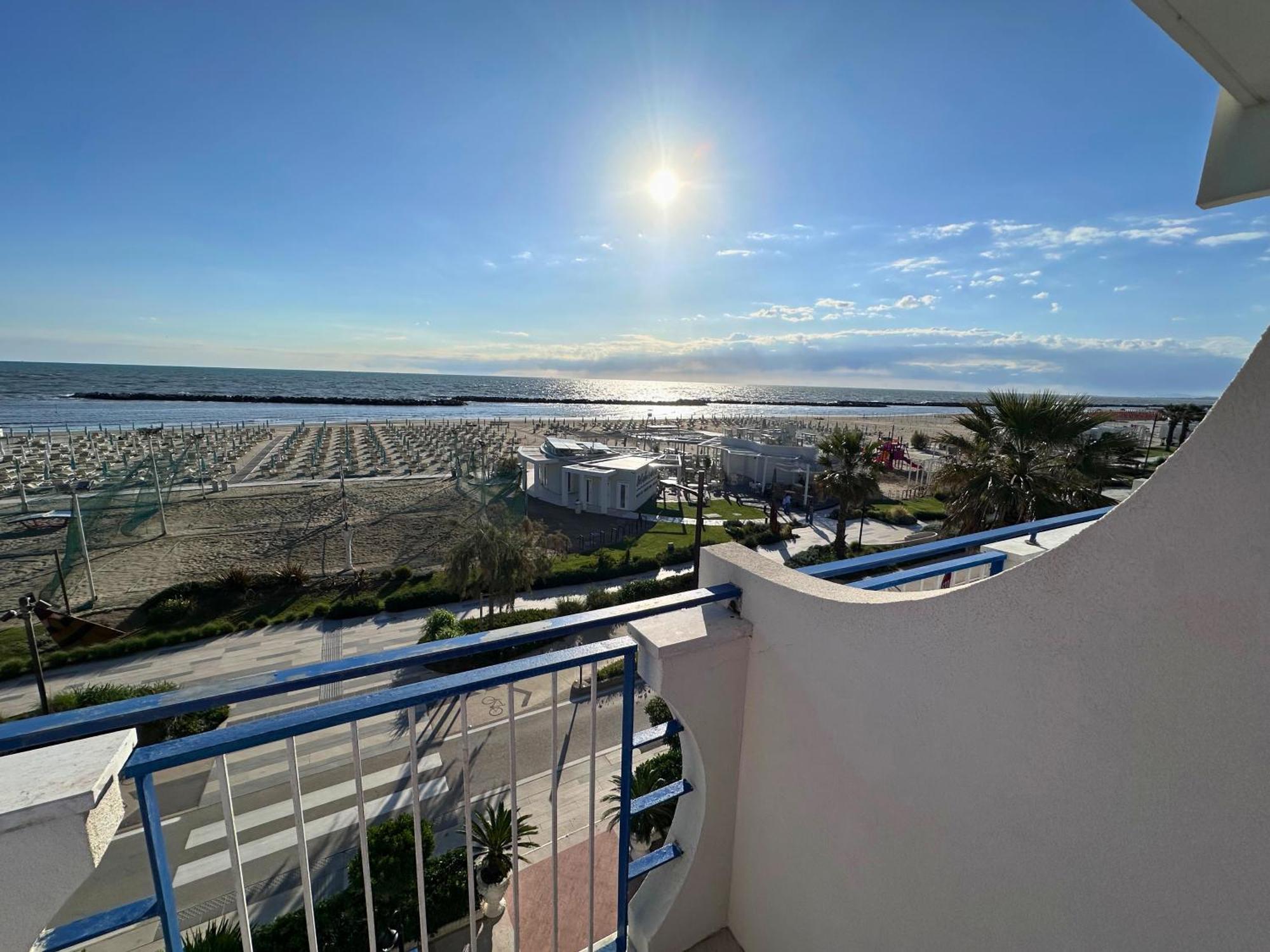 Camera Familiare con Vista Mare