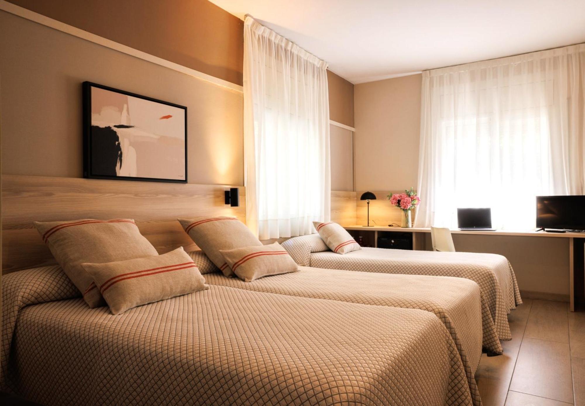 Triple Room,1671866187:JPEG