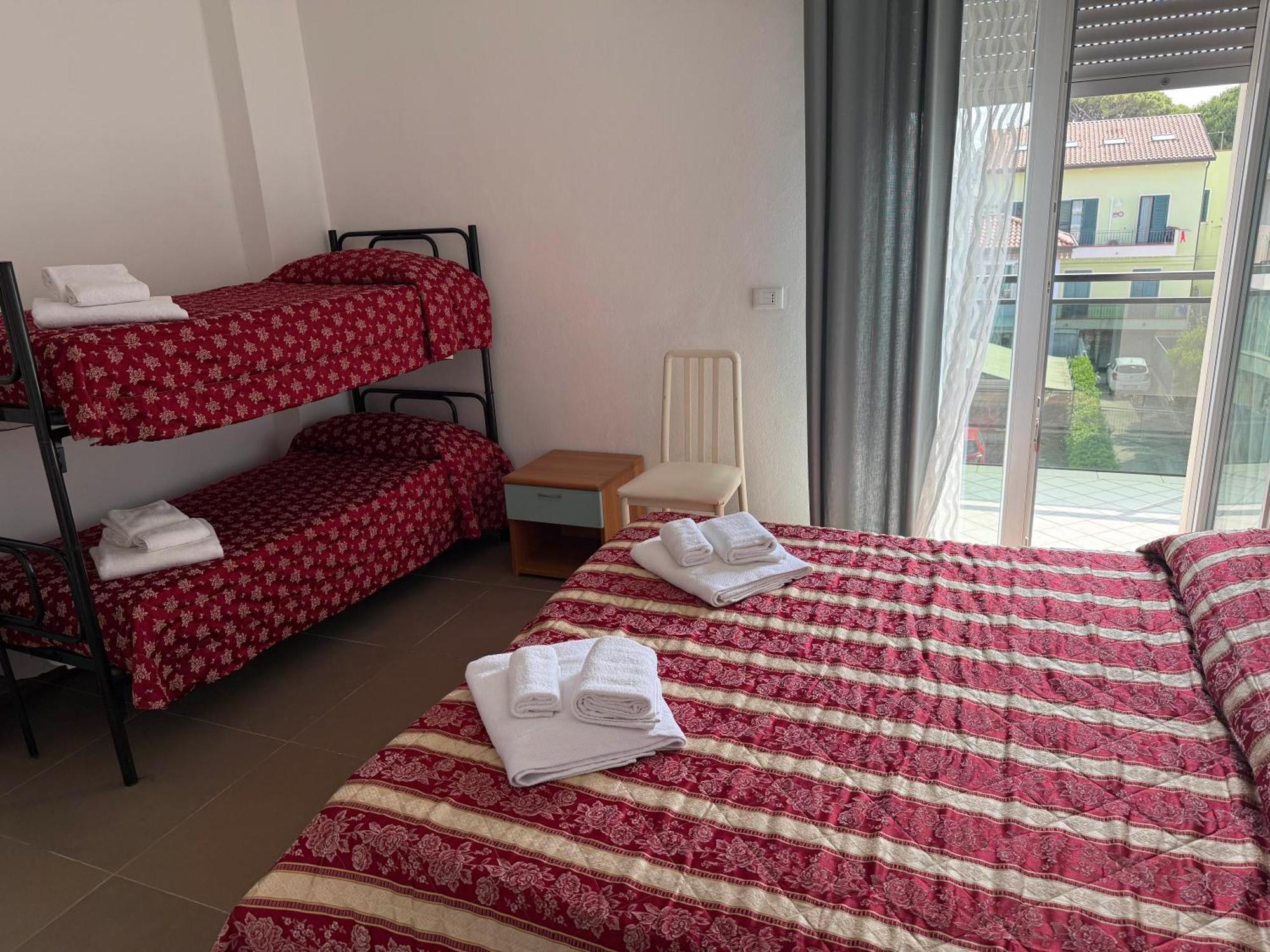 Family Room,1676101180:JPEG