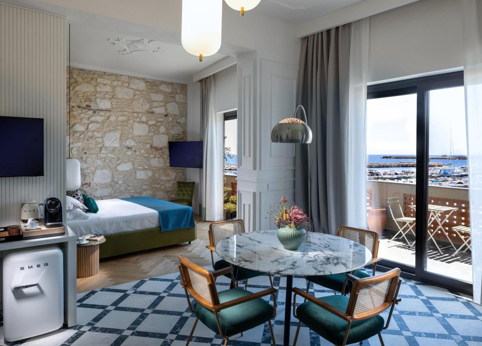 Suite with Spa Bath and Sea View